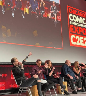 Starship Troopers Reunion Panel Lights Up C2E2