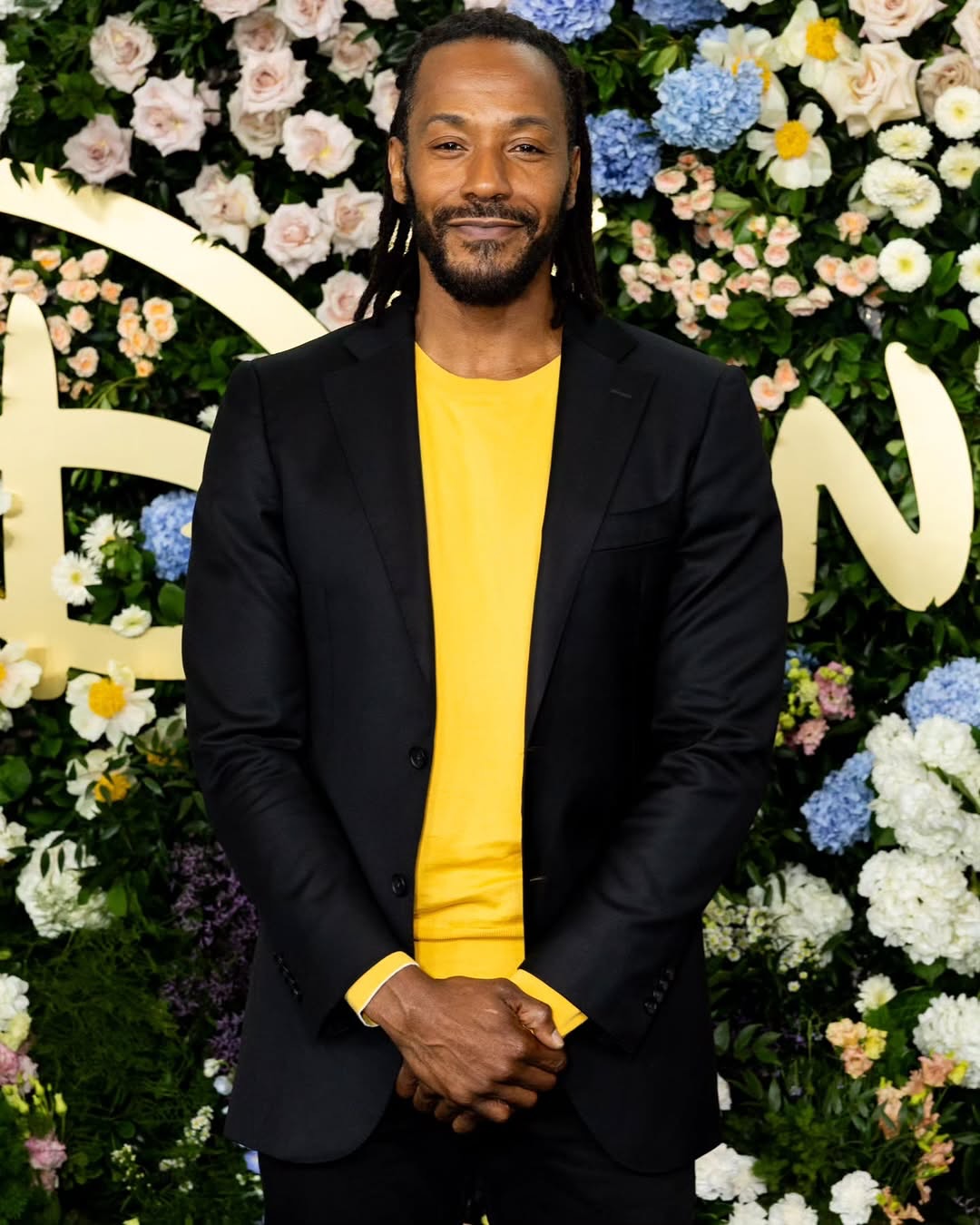 Stewarts Shine At Disney Upfronts Red Carpet