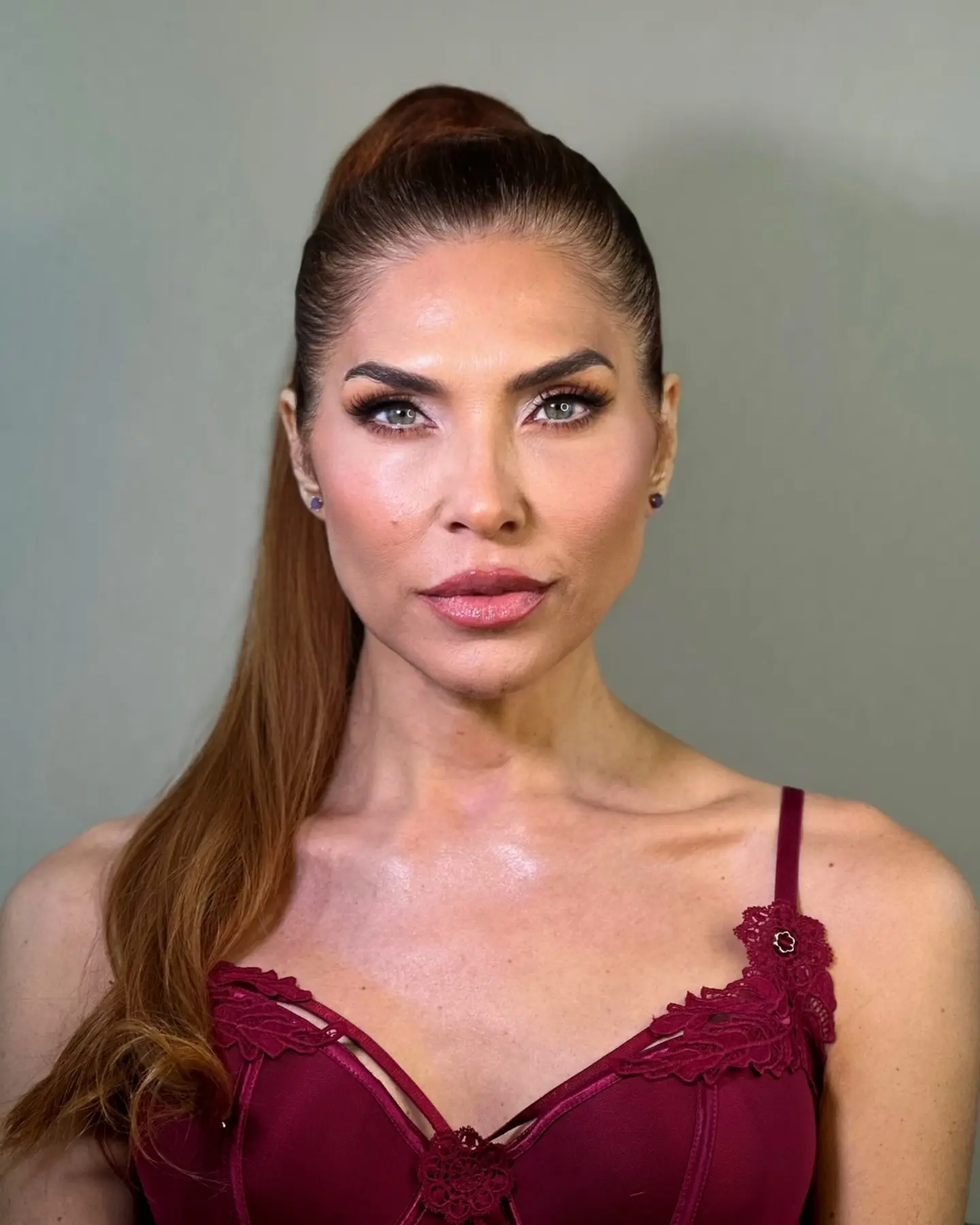 Stunning Makeup And Hair Styling Captivates Fans Glamour Unleashed: IG post showcases exquisite makeup artistry with star-rated elegance.!!