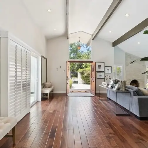Stunning Westlake Village Home Listing Debuts