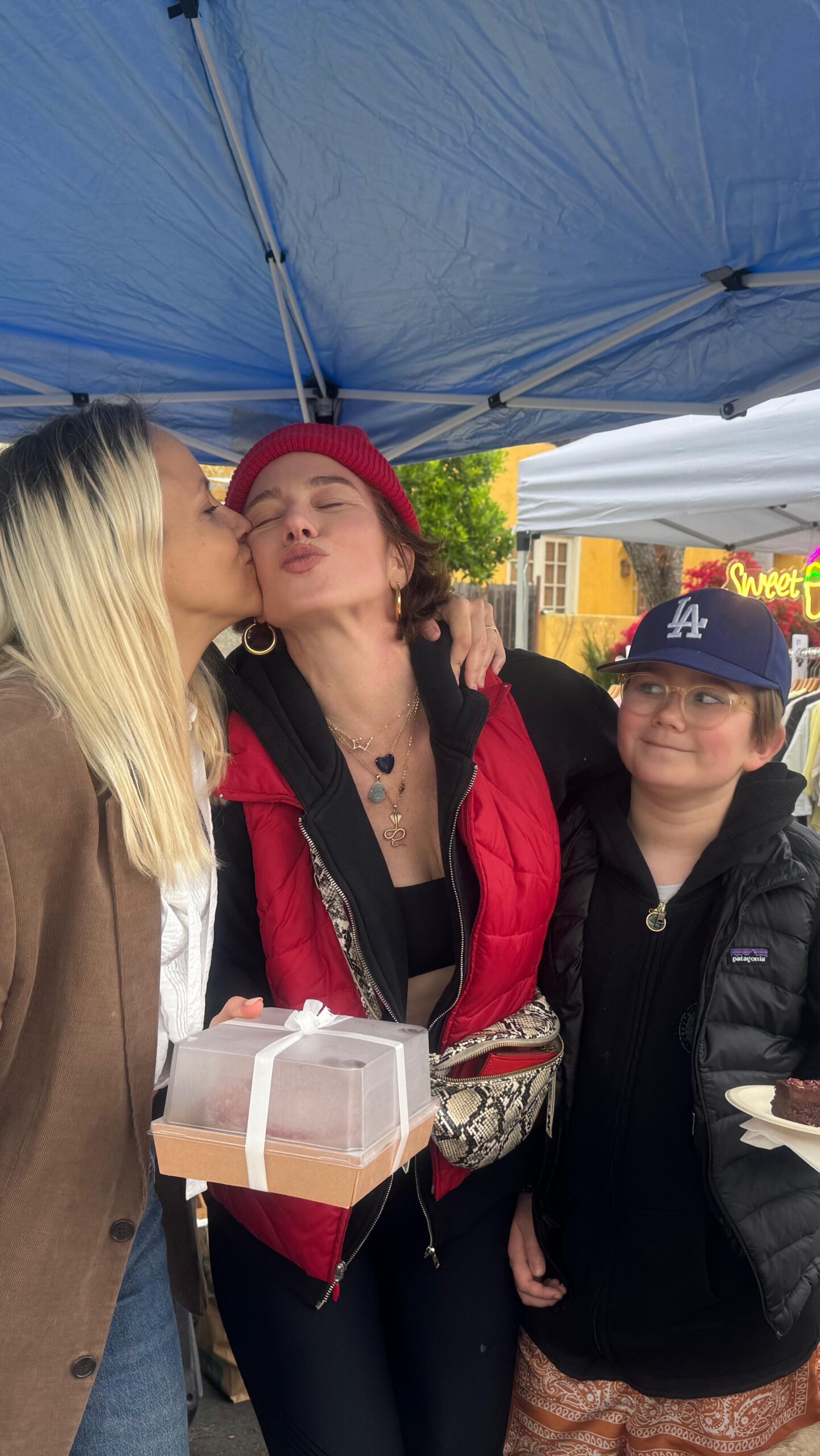 Sunday Community Vibes Spark Pre-Mother’s Day Joy Lynn Collins leads a heartfelt celebration as local partners embrace vibrant Sunday energy.