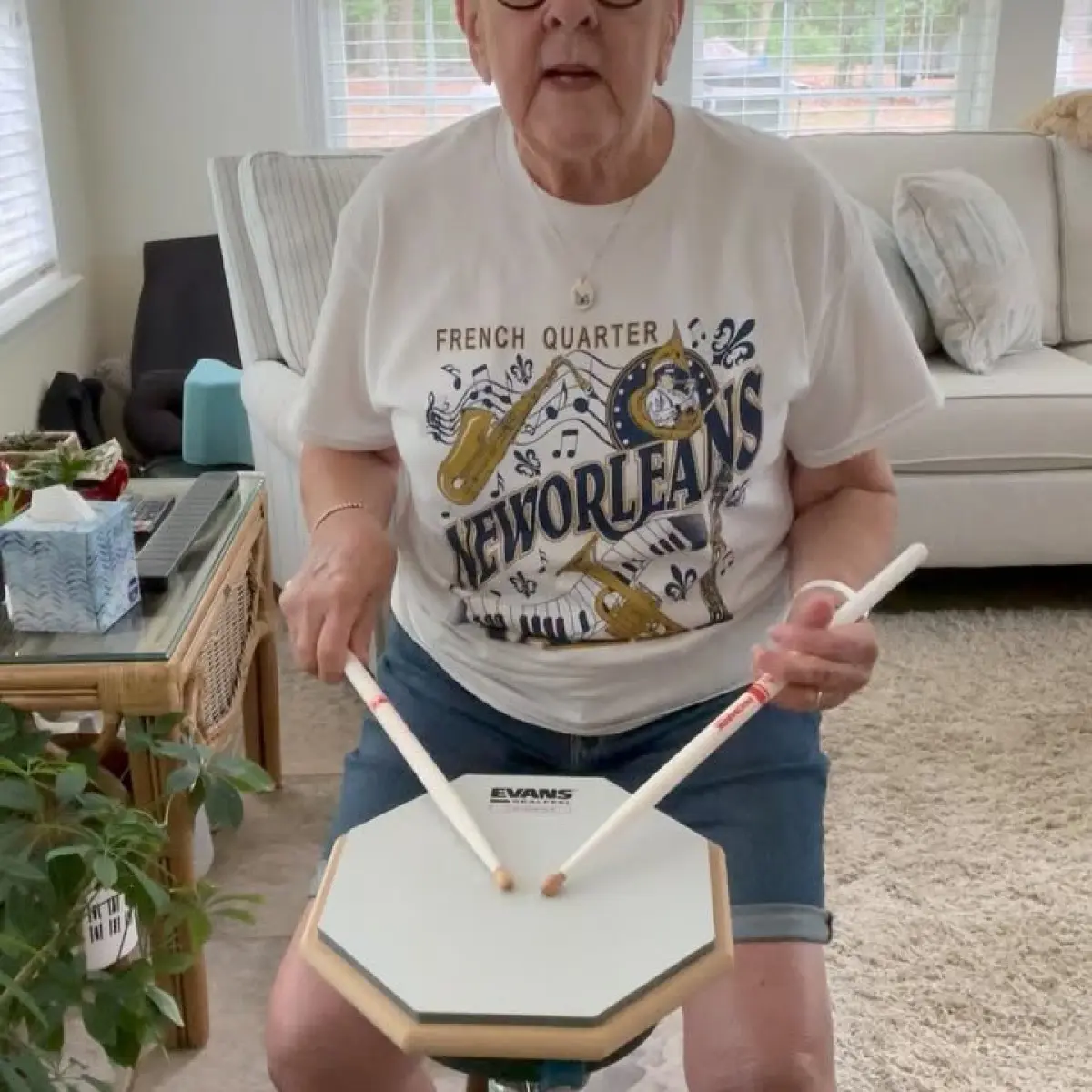 Swiss Army Triplets Drum Technique Trends Drum educator Dorothea Taylor breaks down Swiss Army Triplets with expert drum lessons.!!!