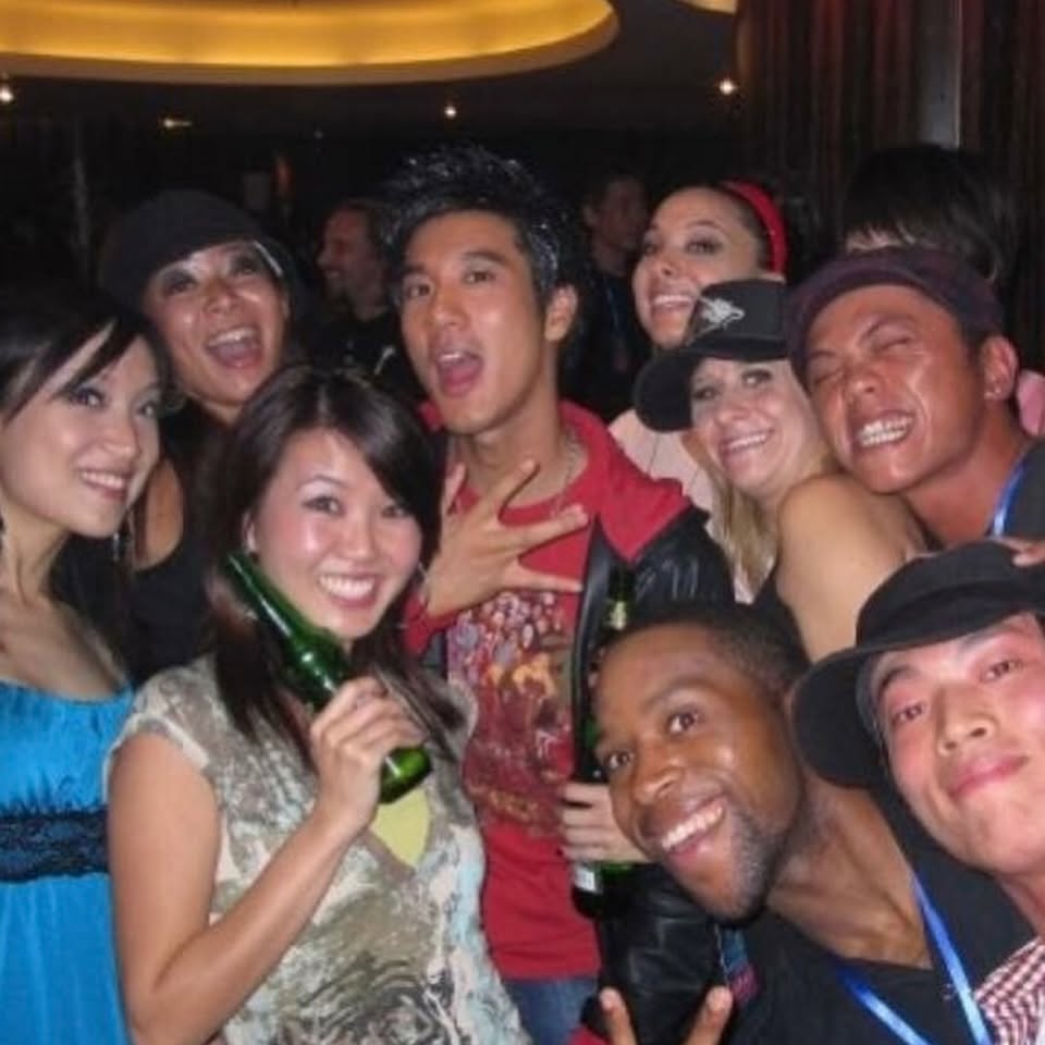 Tay Kewei Celebrates Wang Leehom’s Birthday