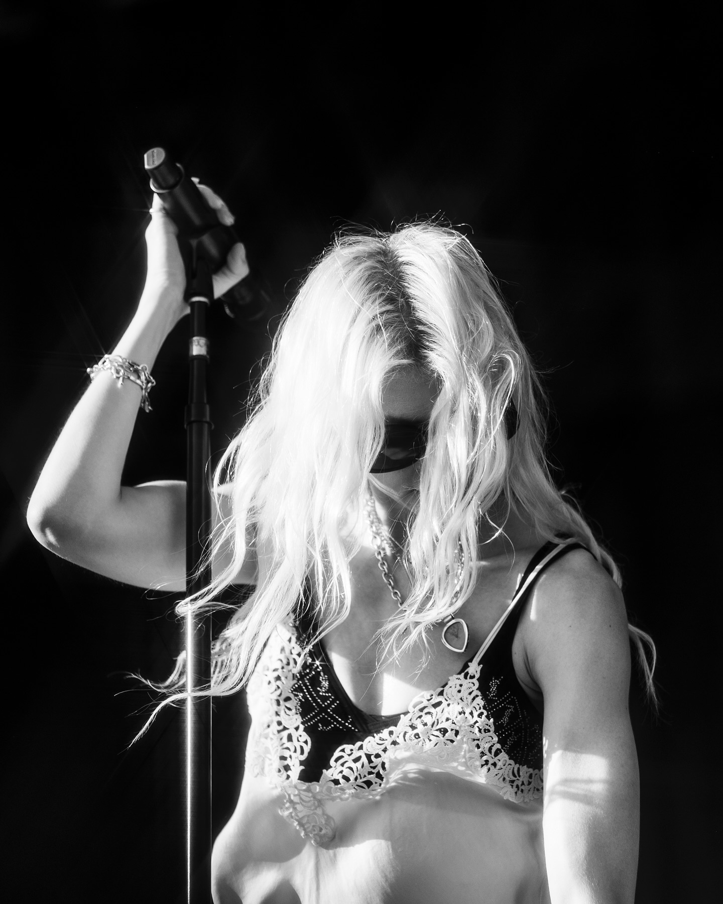 Taylor Momsen’s Haunting Visual With The Pretty Reckless