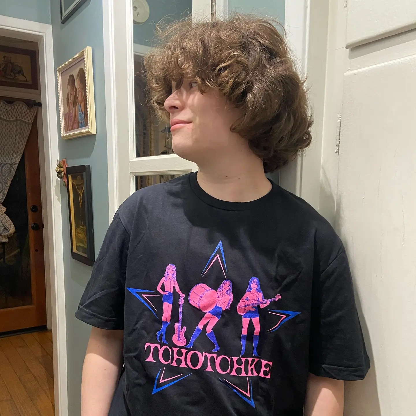 Tchotchke Flash Sale Sparks Fan Frenzy