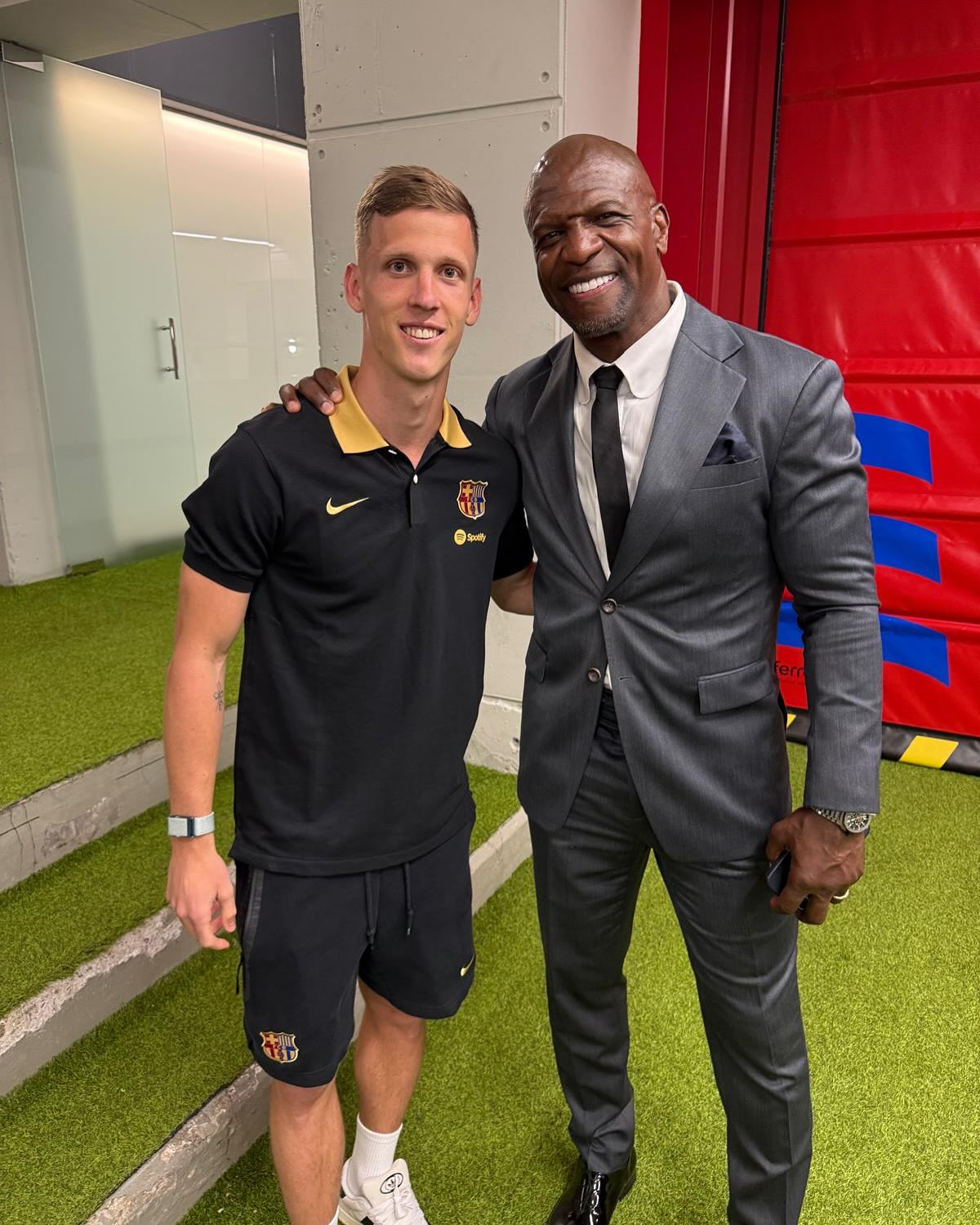 Terry Crews Meets FC Barcelona Legends