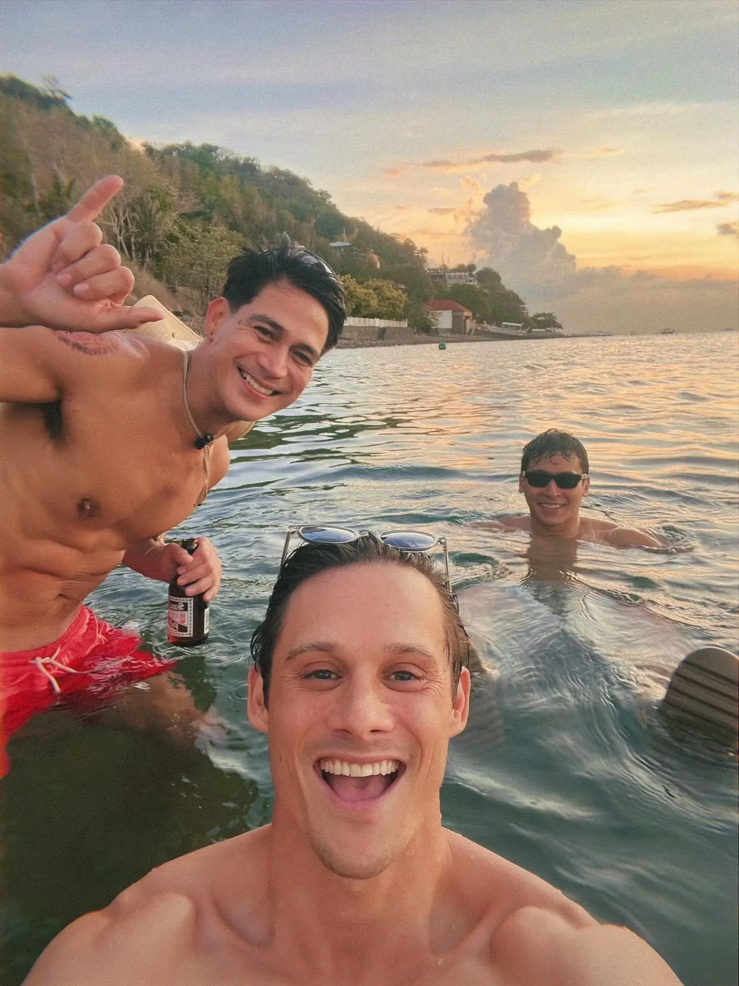 Timothy Granaderos Praises Piolo Pascual’s Sunset In Philippines Actor Timothy Granaderos thanks a sunset and bids a warm goodbye to Philippines on a trip!