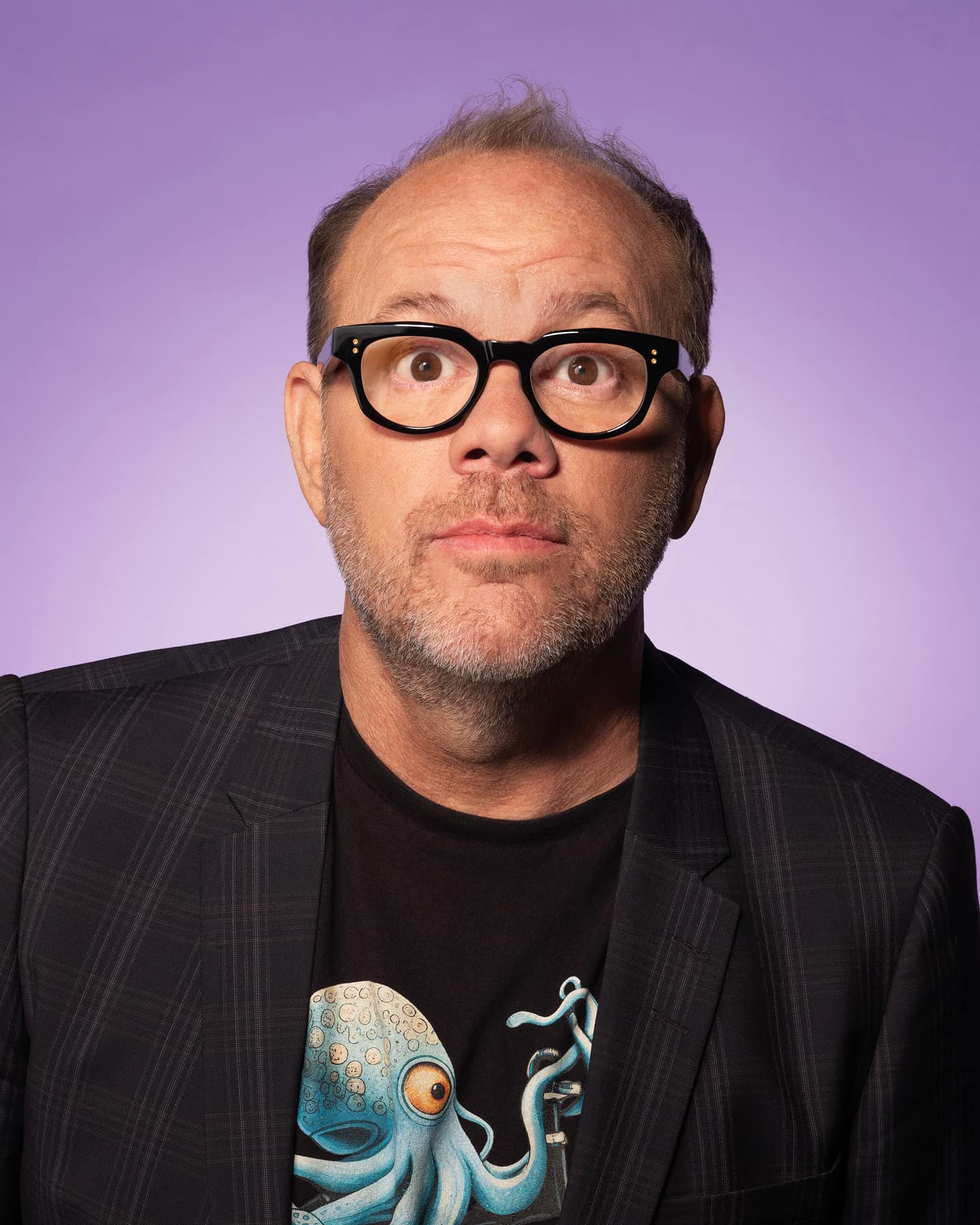 Legendary comedian Tom Papa lights up The Showroom with exclusive show.