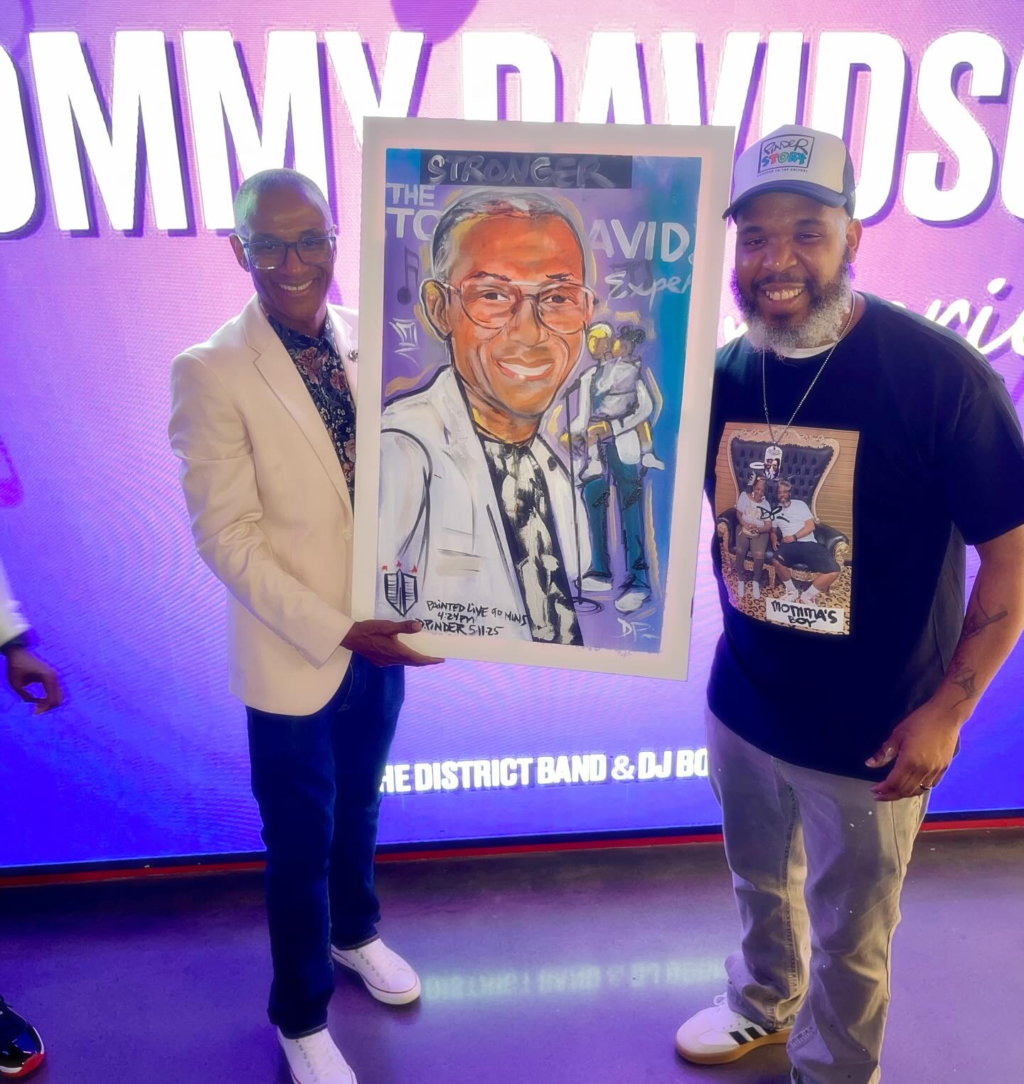 Tommy Davidson Unveils Live Painting Tribute Comedian Tommy Davidson gets a live art tribute with his daughter, celebrating his charm!!