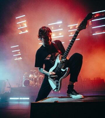 Tony Perry Shouts ‘I Can’t Hear You!!’