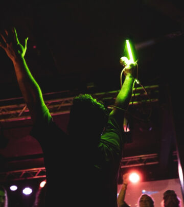 Tour Fun: Chris Farren Rocks With Oceanatorband