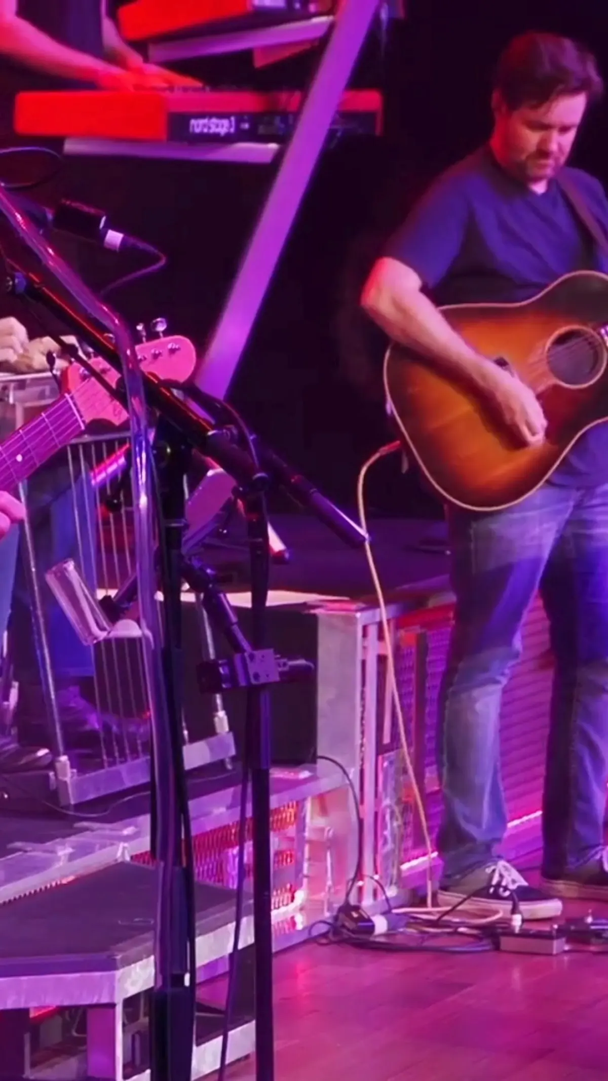 Honoring Trace’s roots with a rendition of 'There's A Girl In Texas' at Nashville’s Ryman.!!
