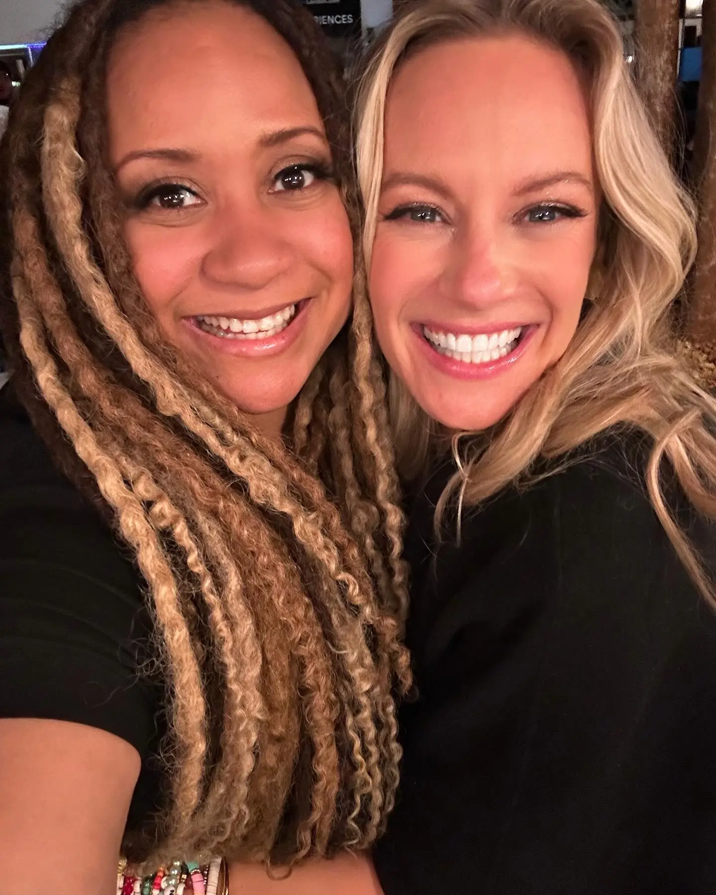 Tracie Thoms Shines At London Convention Celebrity engagement, fan interactions and lively moments mark Tracie Thoms' London visit!