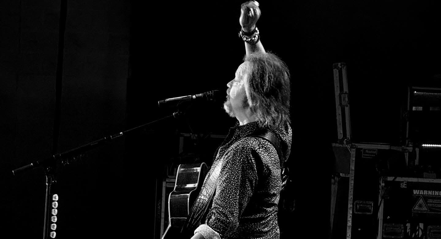 Travis Tritt Rocks Portsmouth Pavilion Live