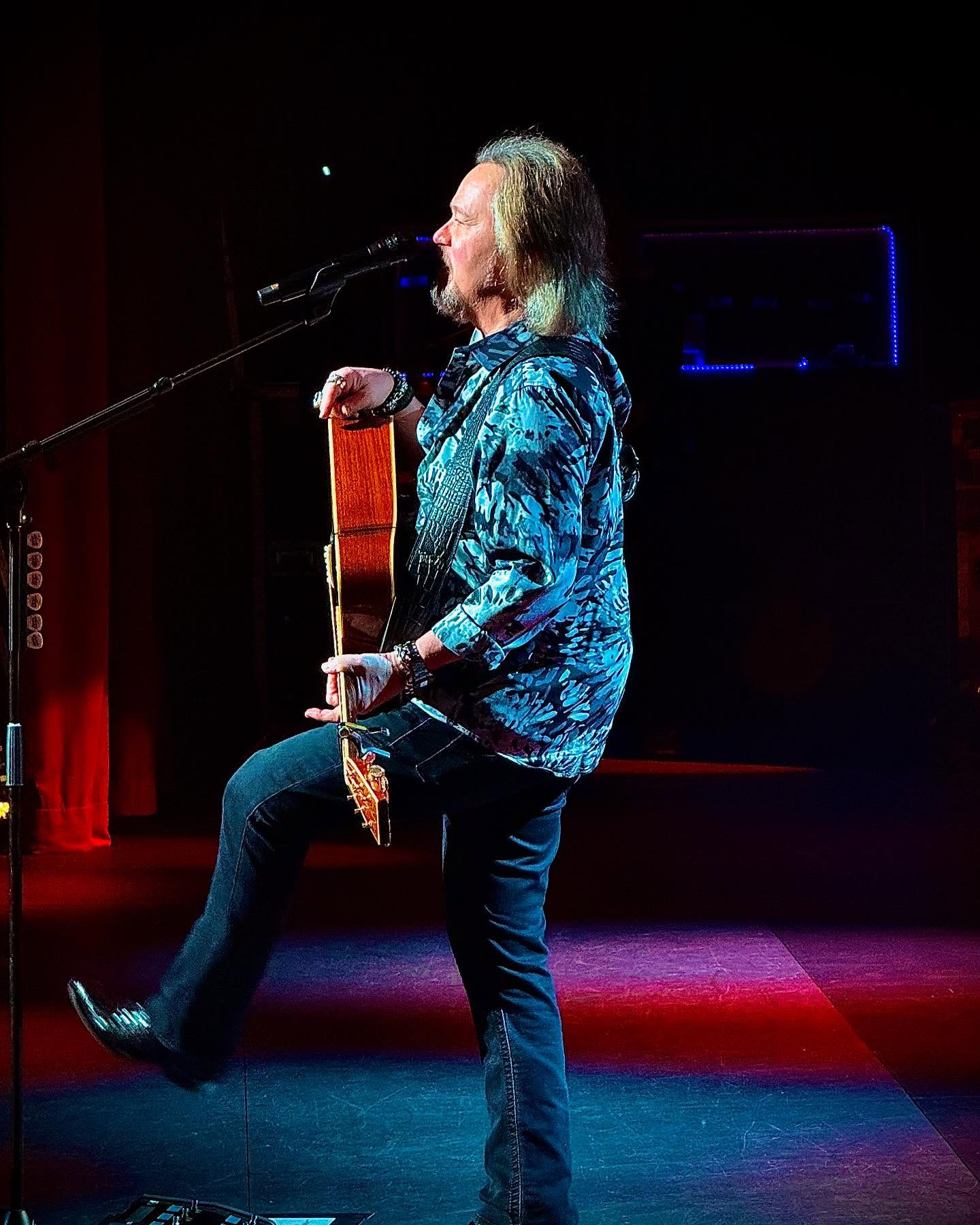 Travis Tritt Shines at Durham Performing Arts Center