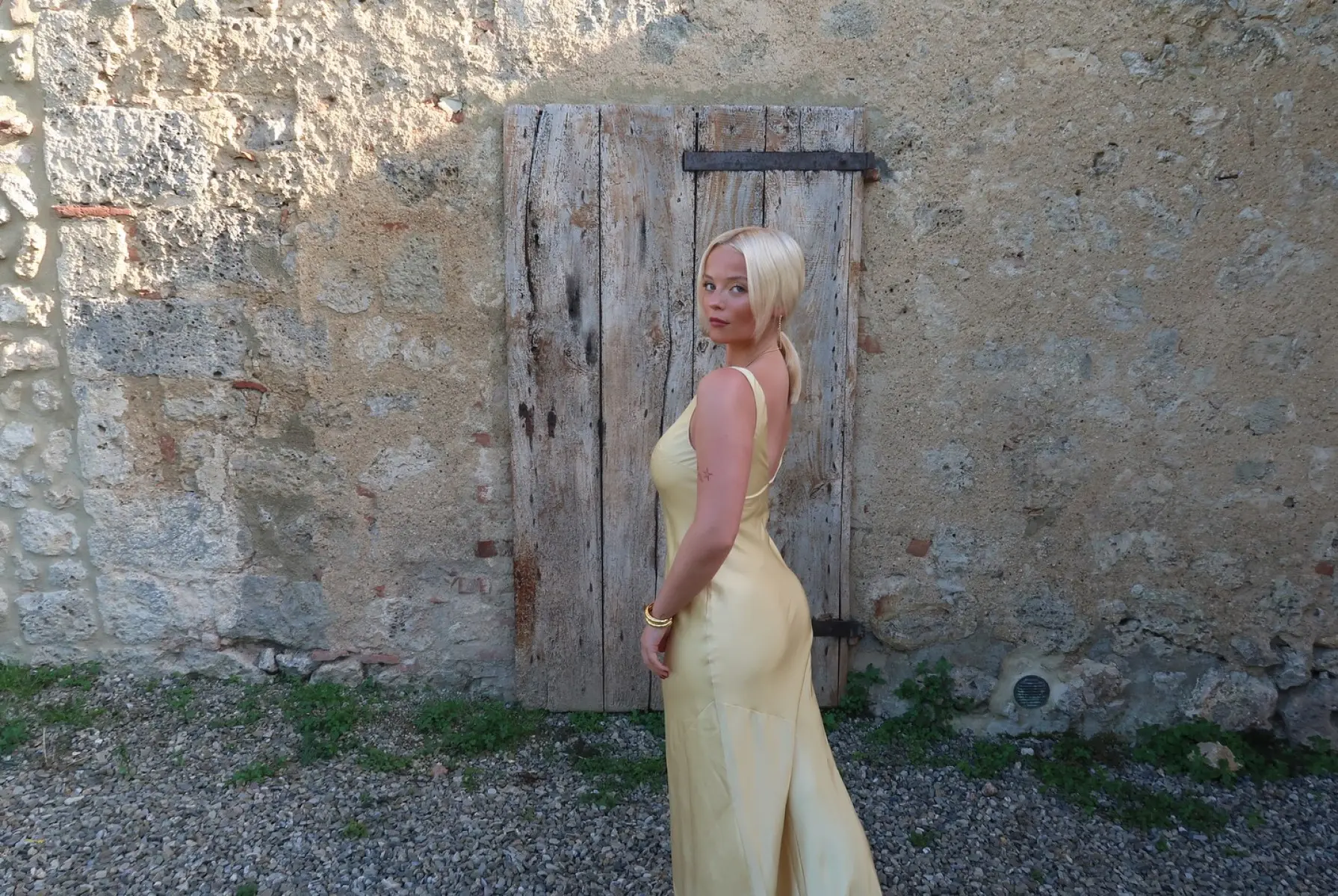 Tuscan Treasures: Florence, Chianti, Pienza & Monteriggioni Millie Gibson explores iconic Tuscan landscapes, merging history, art, and local charm!!!