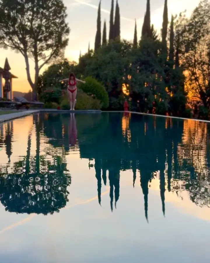 Valerie Bertinelli Embraces Warm Pool Therapy