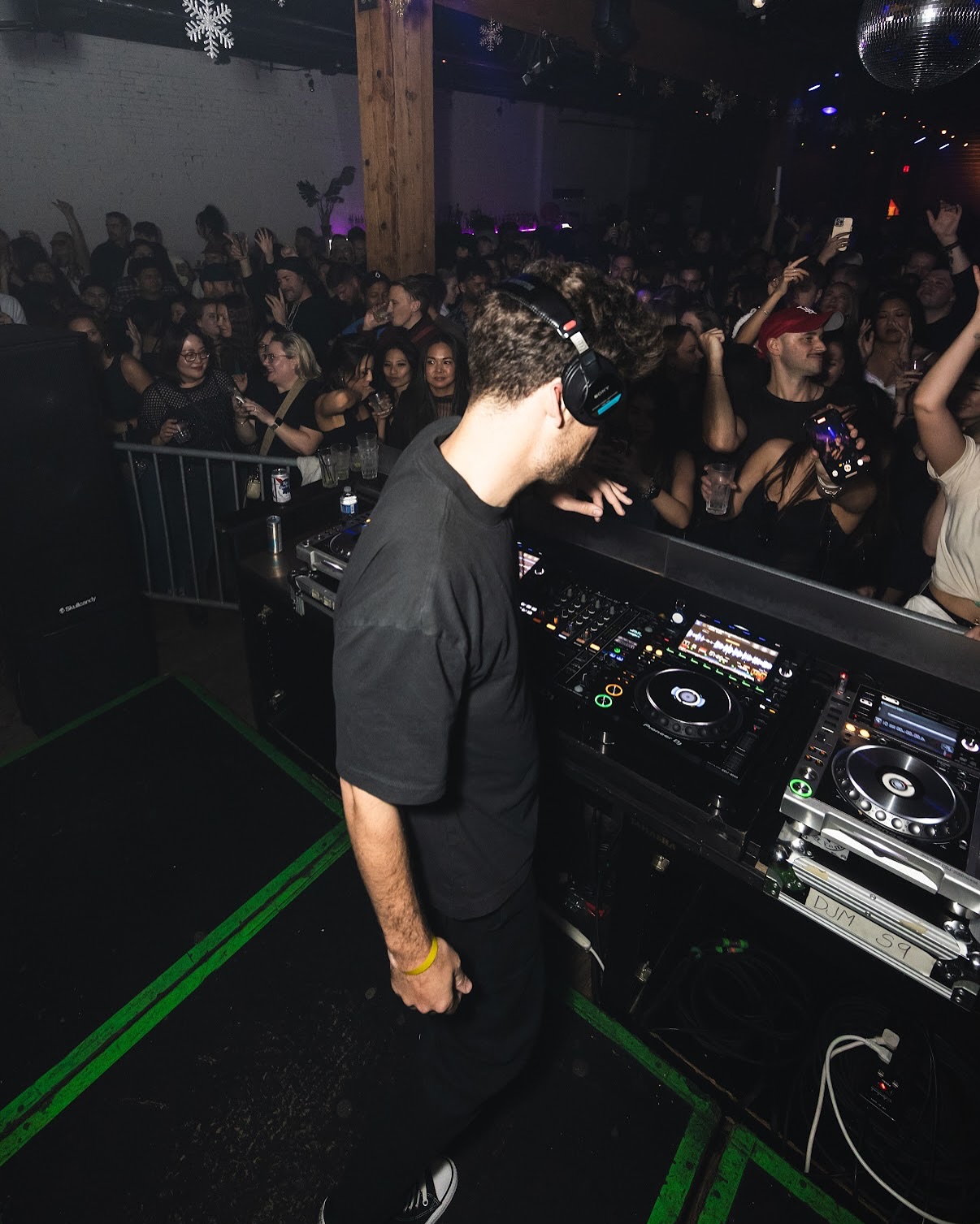 Vandelux Ignites San Diego Stage