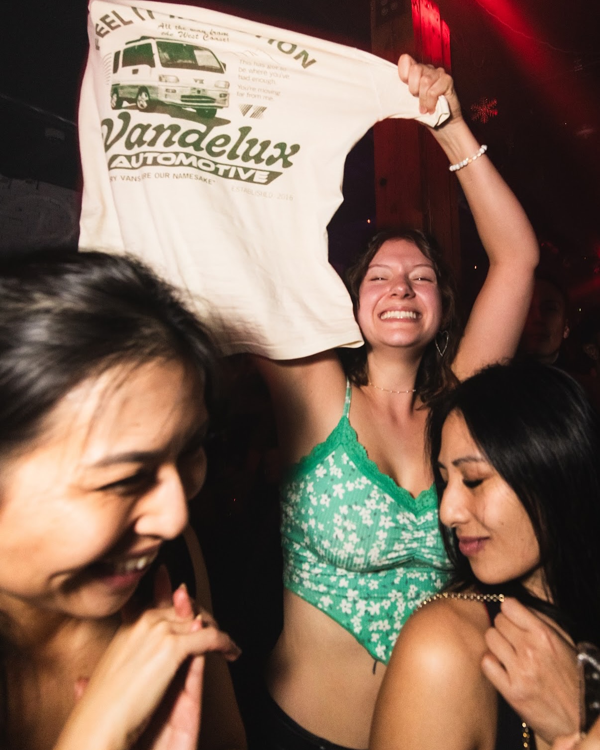 Vandelux Ignites San Diego Stage