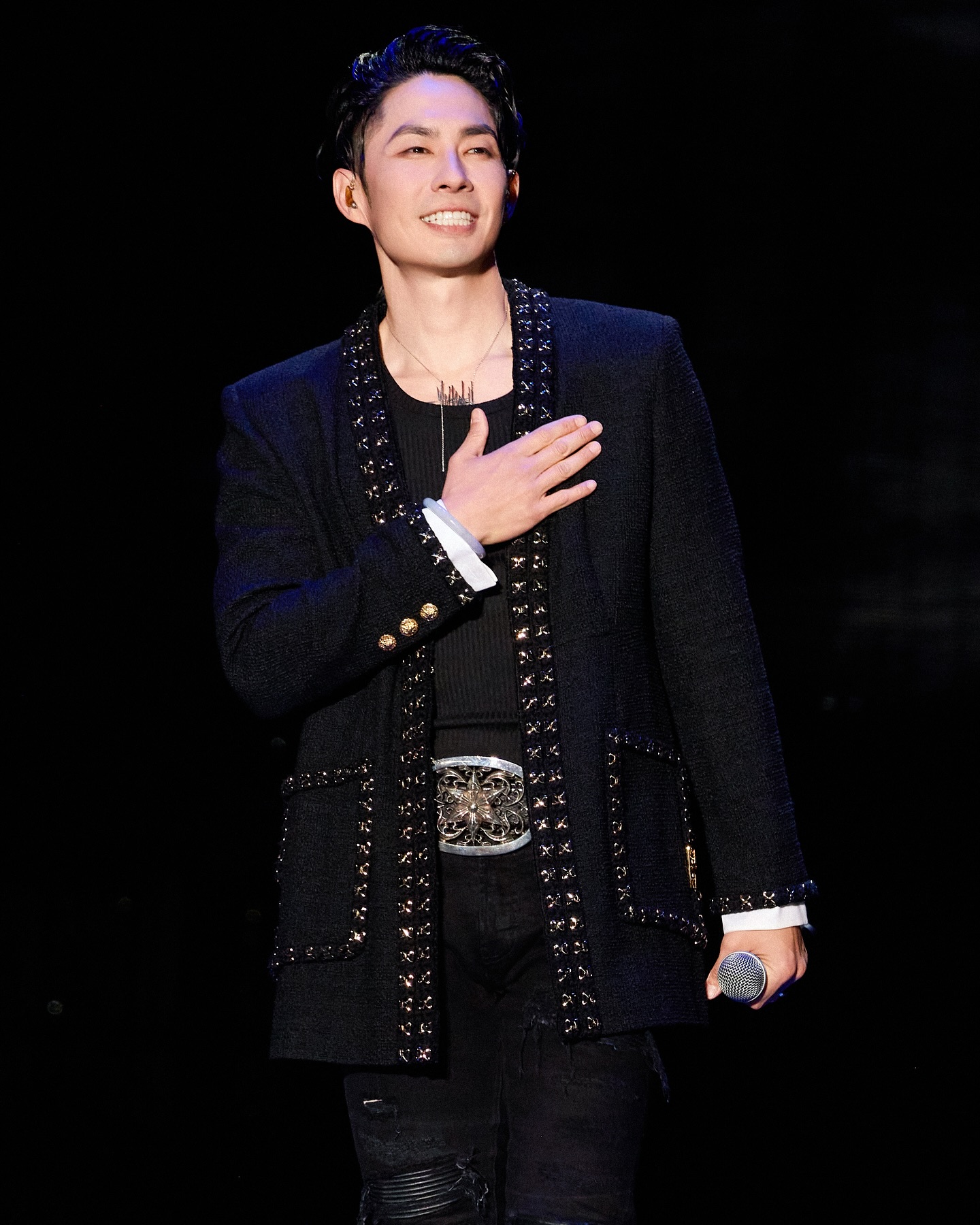 Vanness Wu Enjoys Live Stage Fun on Tour Vanness Wu lights up stage with infectious joy during an amazing tour performance, truly!!