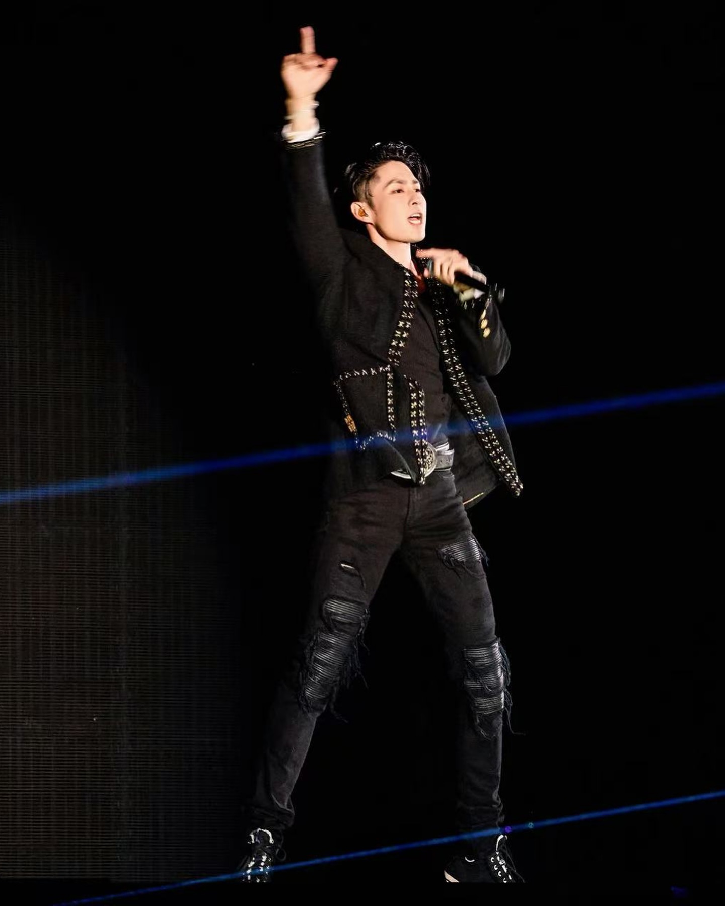Vanness Wu Enjoys Live Stage Fun on Tour
