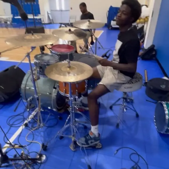 Vante Carson Enjoys A Fun Weekend With The Bros