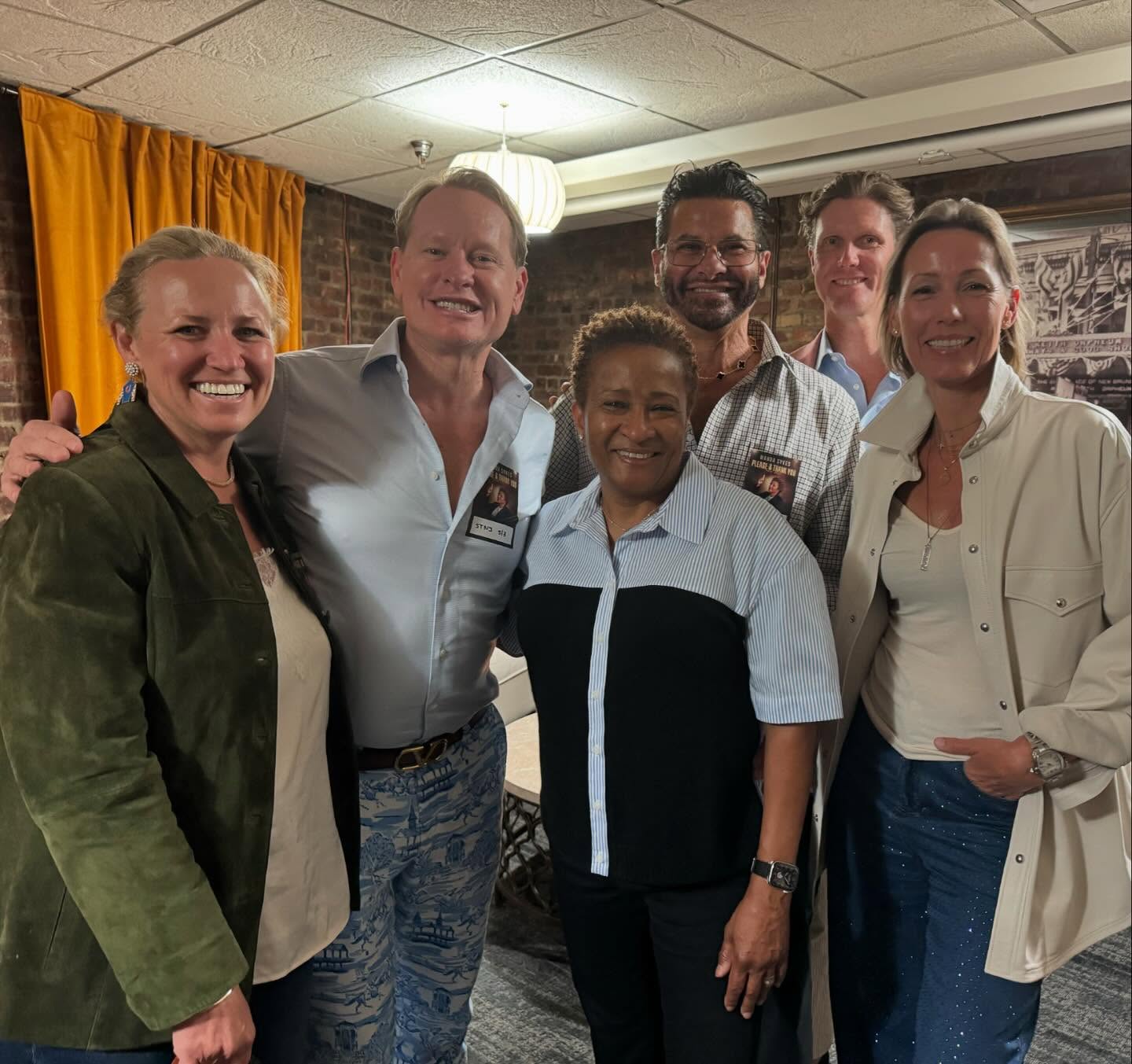 Wanda Sykes Captivates Crowds In Sold-Out Show A night filled with witty humor, heartfelt charm as comedy icon Wanda Sykes delights fans!