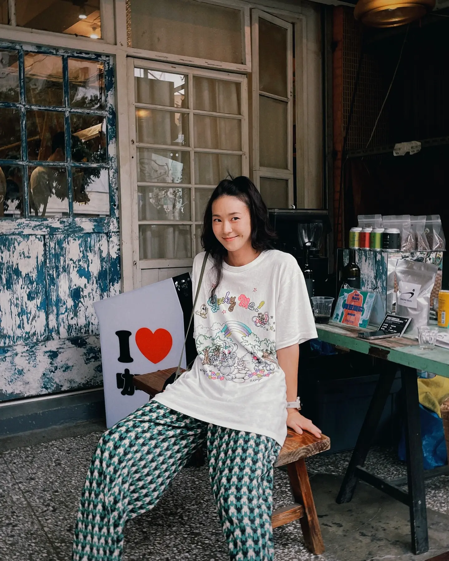 Creative painted tees and retro treasures light up the vibrant weekend second-hand bazaar.