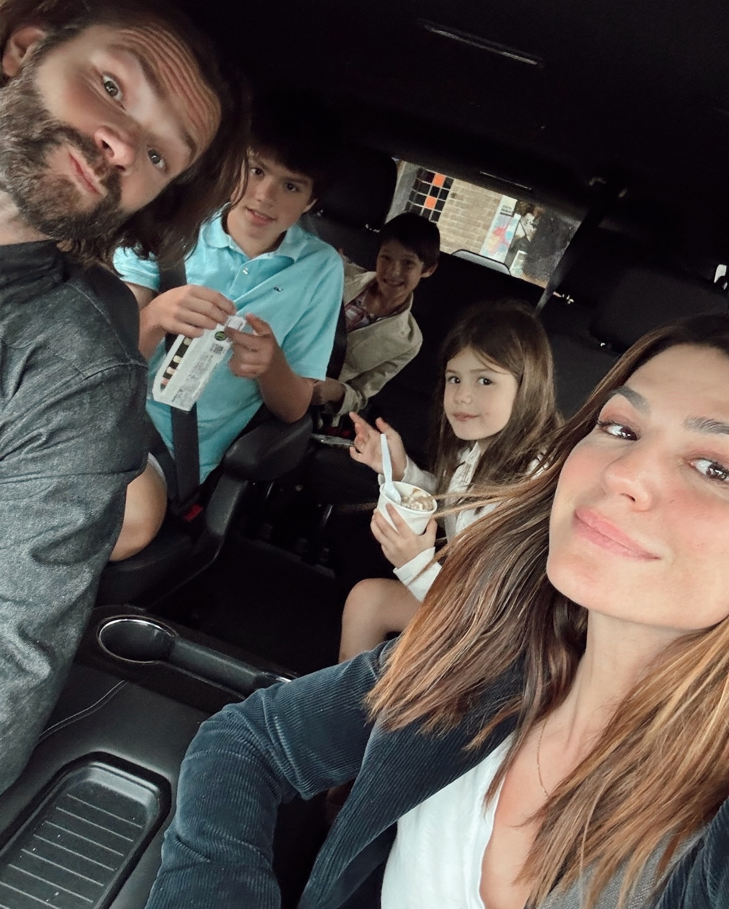 Weekend Snippets: Genevieve Padalecki Unwinds In Style