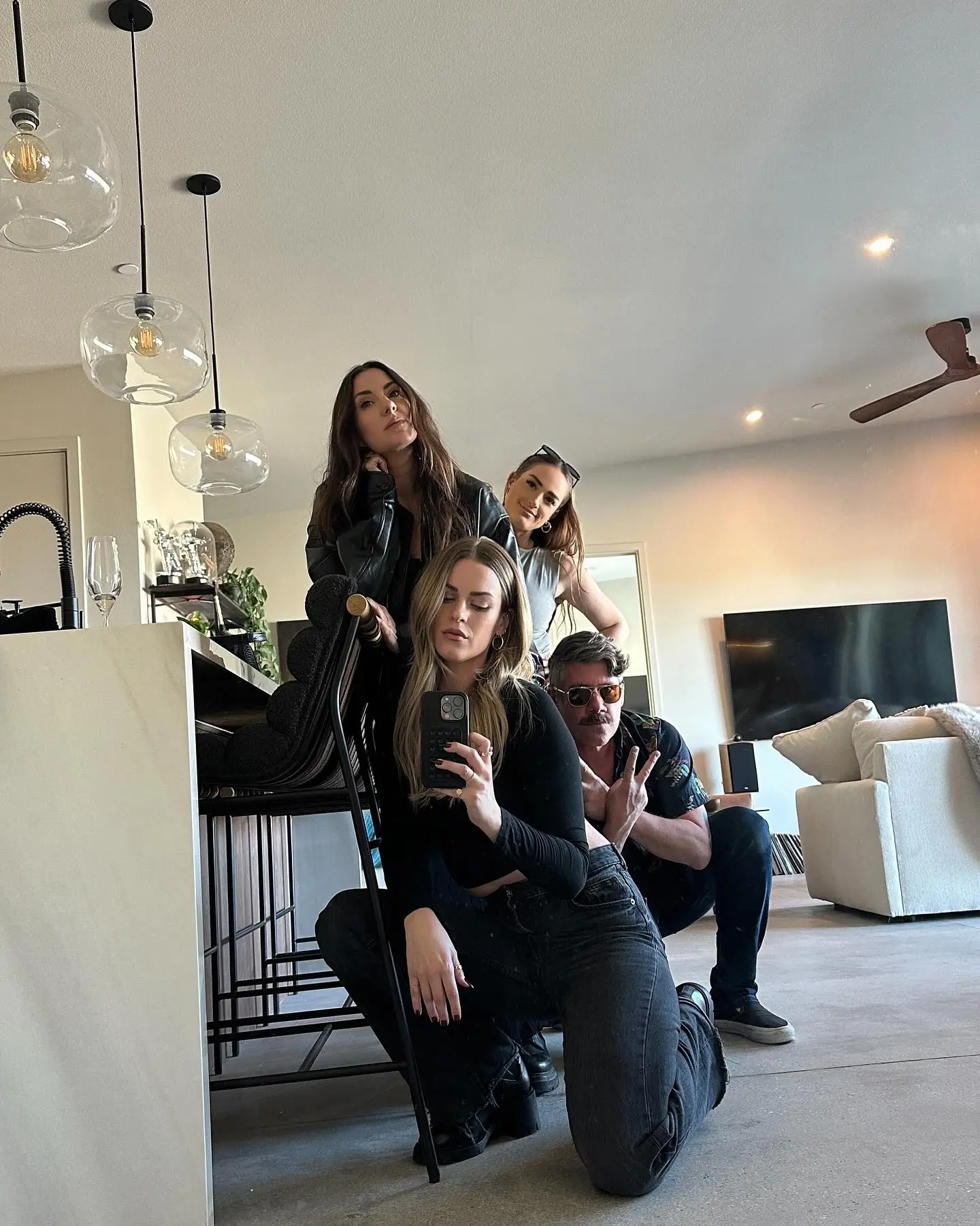 Wes Borland Shares Candid Offstage Photos Outside Shows