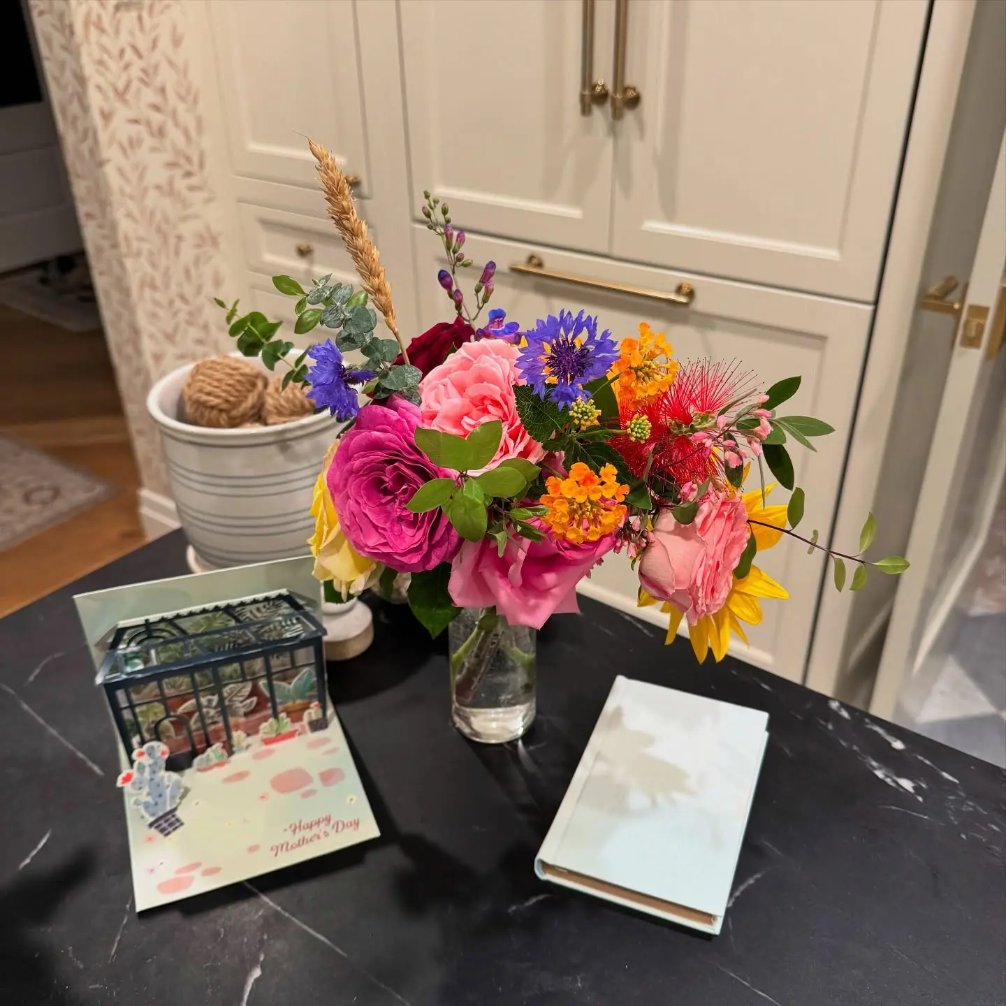 Ronen & Boydd craft a wild bouquet in a touching first Mothers Day tribute for mama for u.