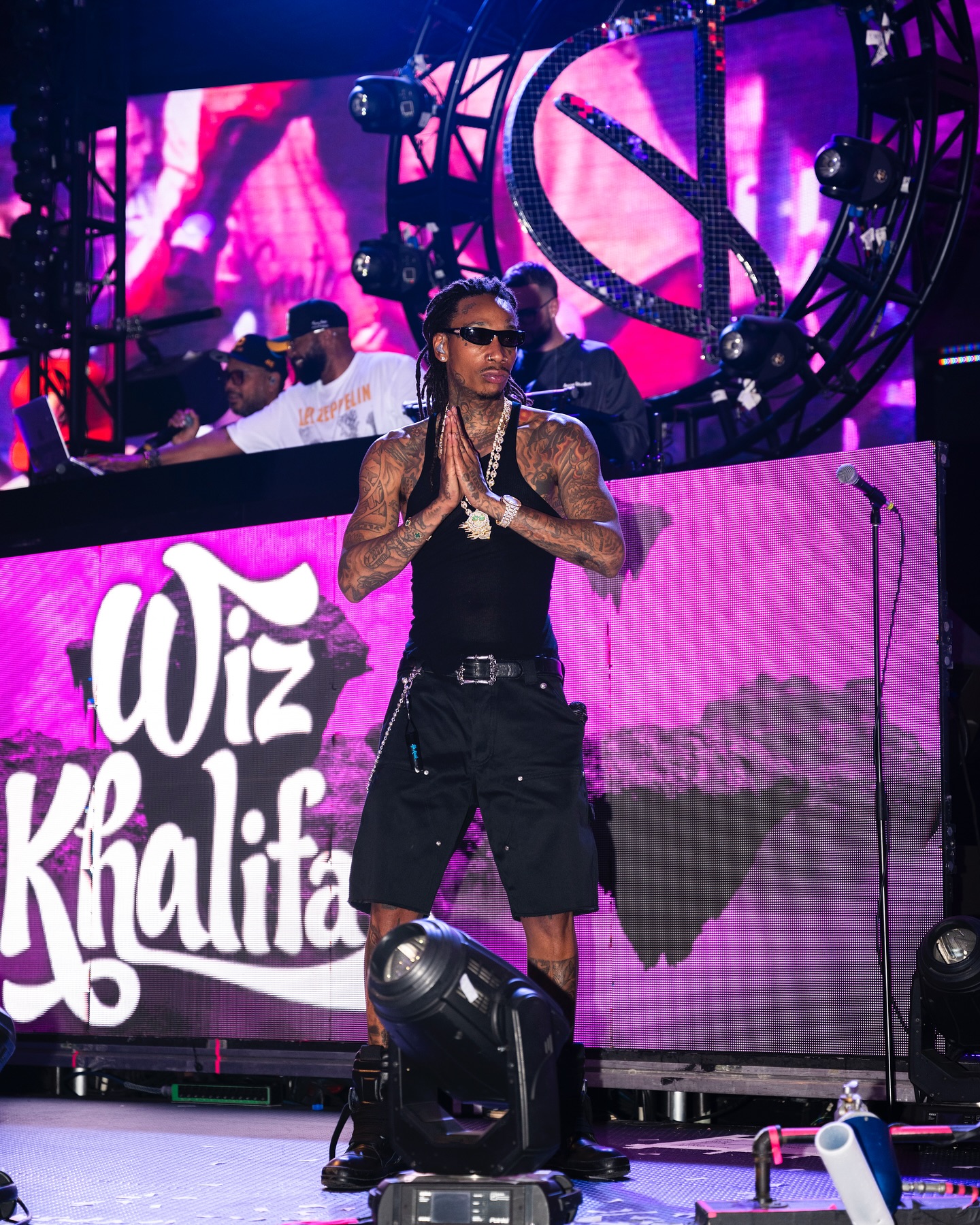 Vegas party weekends as Wiz celebrates his friend’s upcoming wedding and gears up for tour