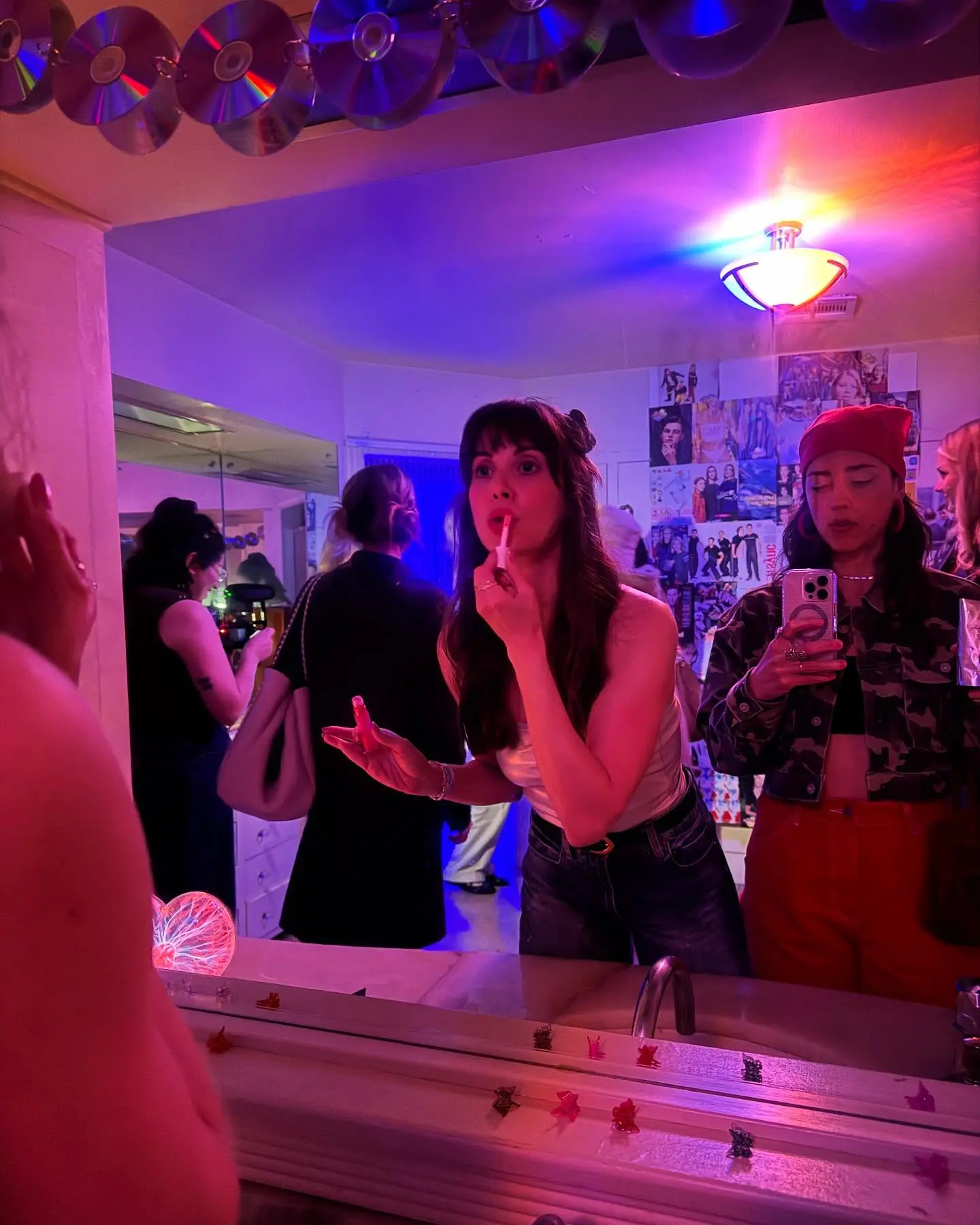 Y2K Vibes Ignite With Alison Brie's Latest Look