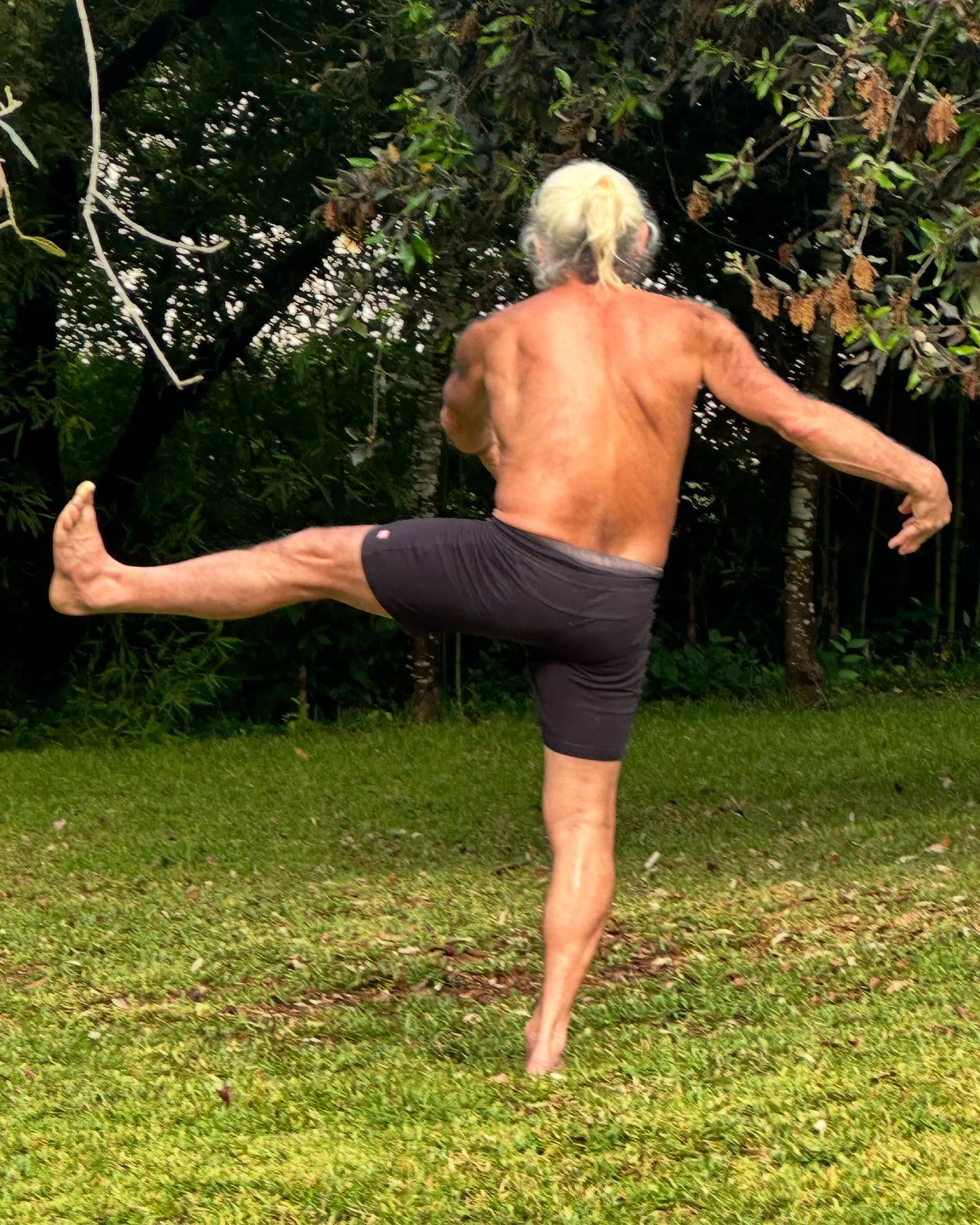 Yoga Session Unites Global Practitioners In Salento