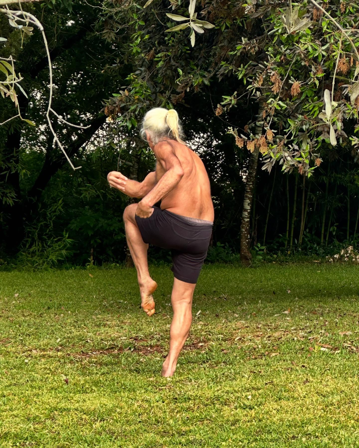 Yoga Session Unites Global Practitioners In Salento