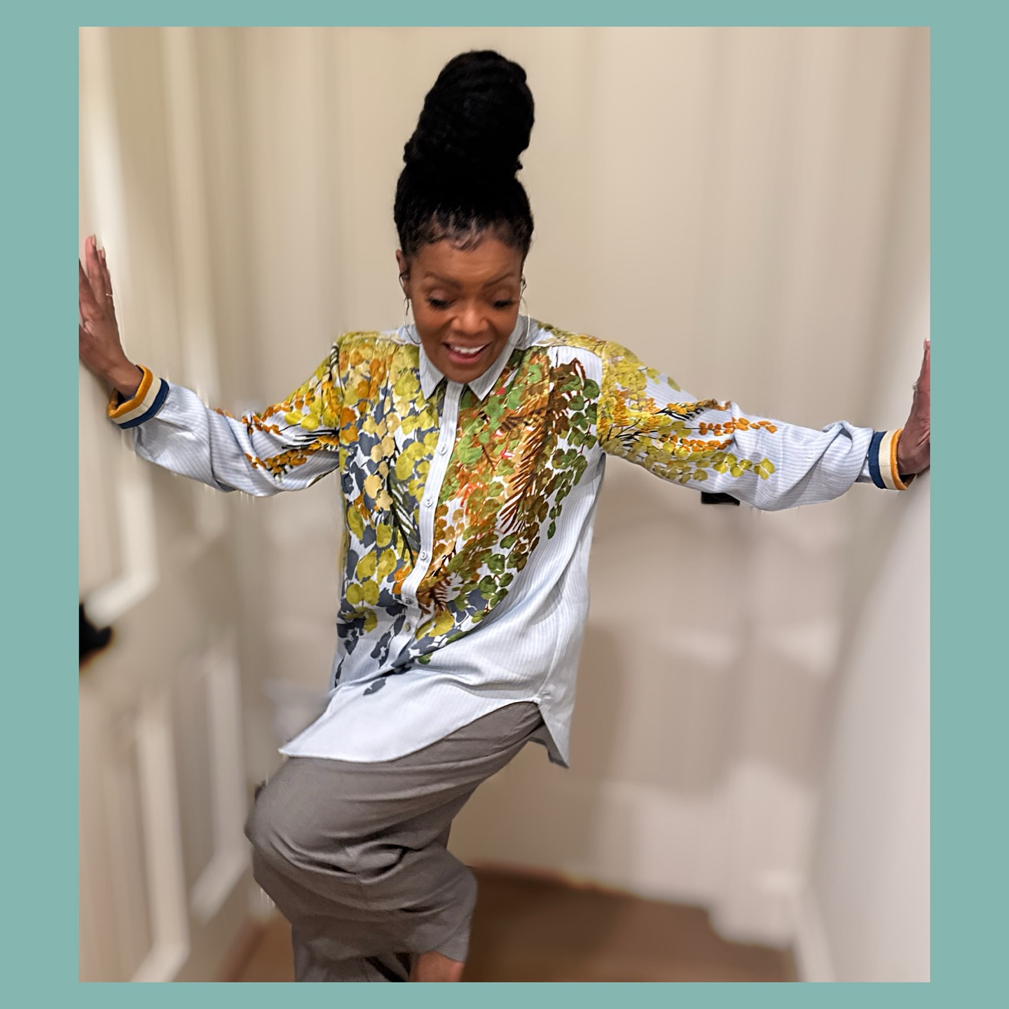 Yvette Nicole Brown Moderates Shrinking Panel