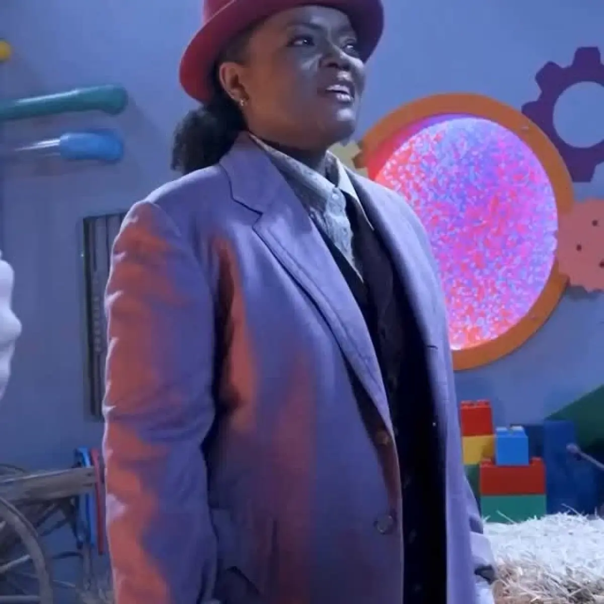 Yvette Nicole Brown Transforms Tab Time Studio Yvette Nicole Brown brightens Tab Time studio with vibrant spirit and joy in every scene.!