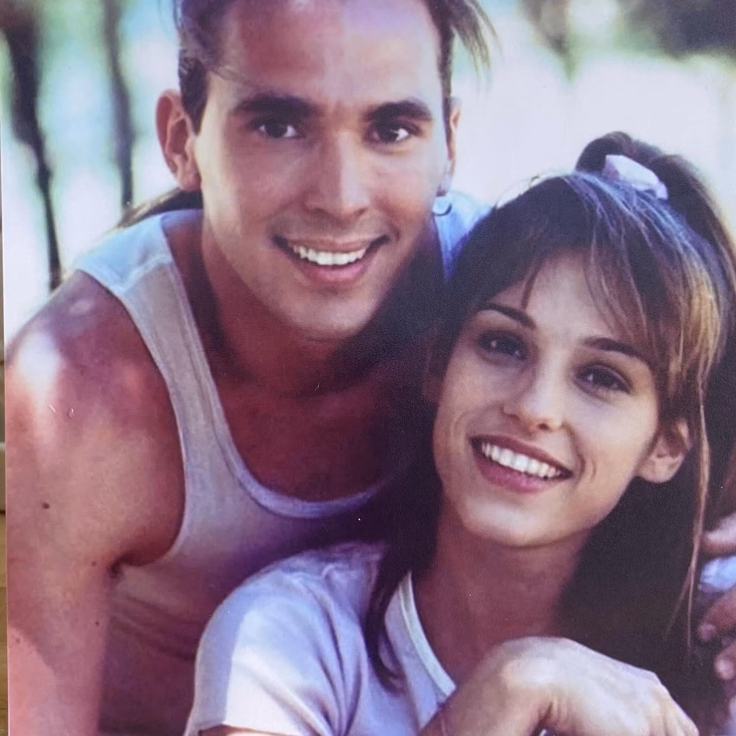 Fan-captured moment at the falls brings nostalgia as the Power Ranger alum shares tribute.