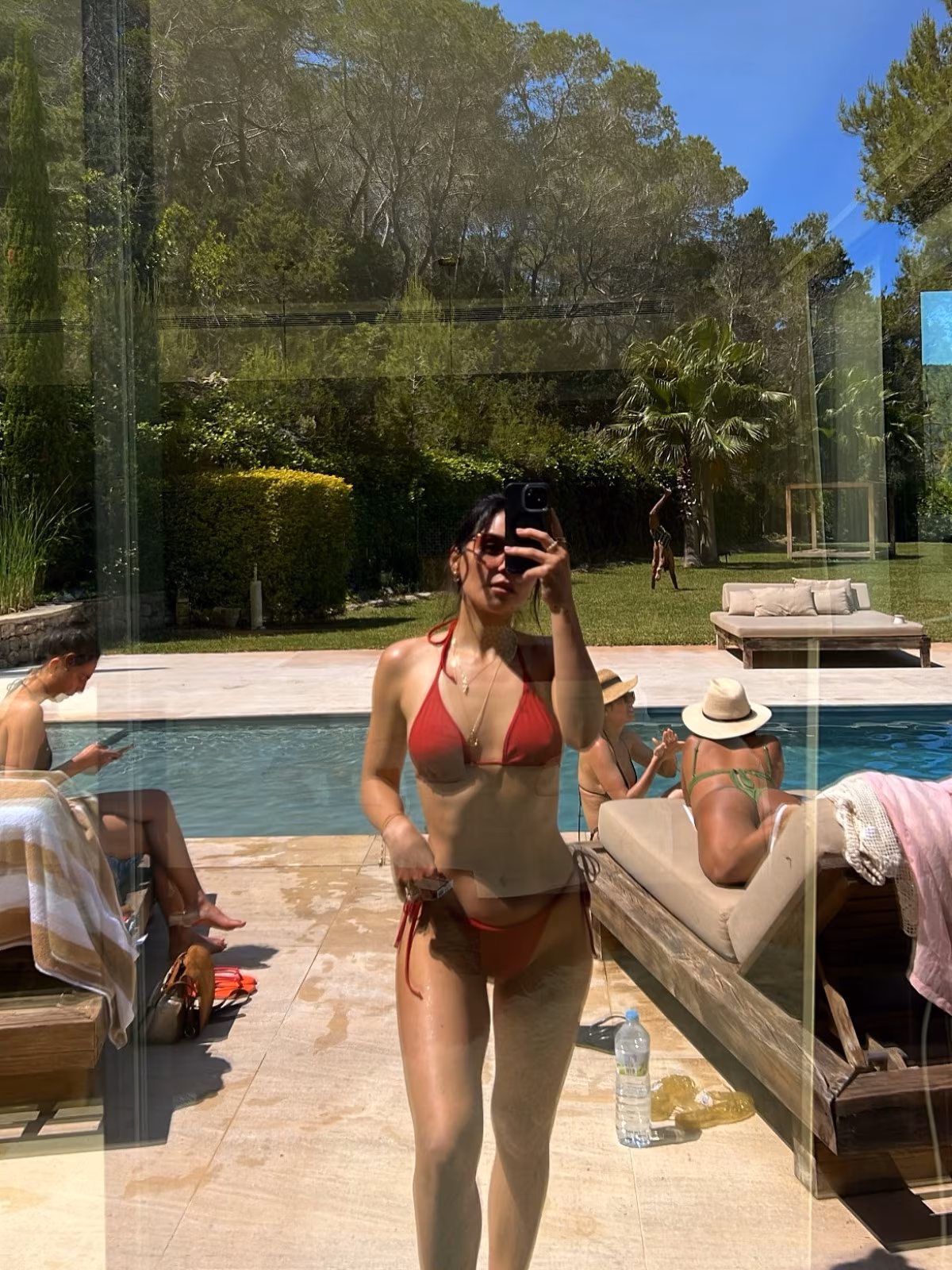 The Narcos actress trades drama for sandy beach bliss with friends on Spain’s White Isle!!