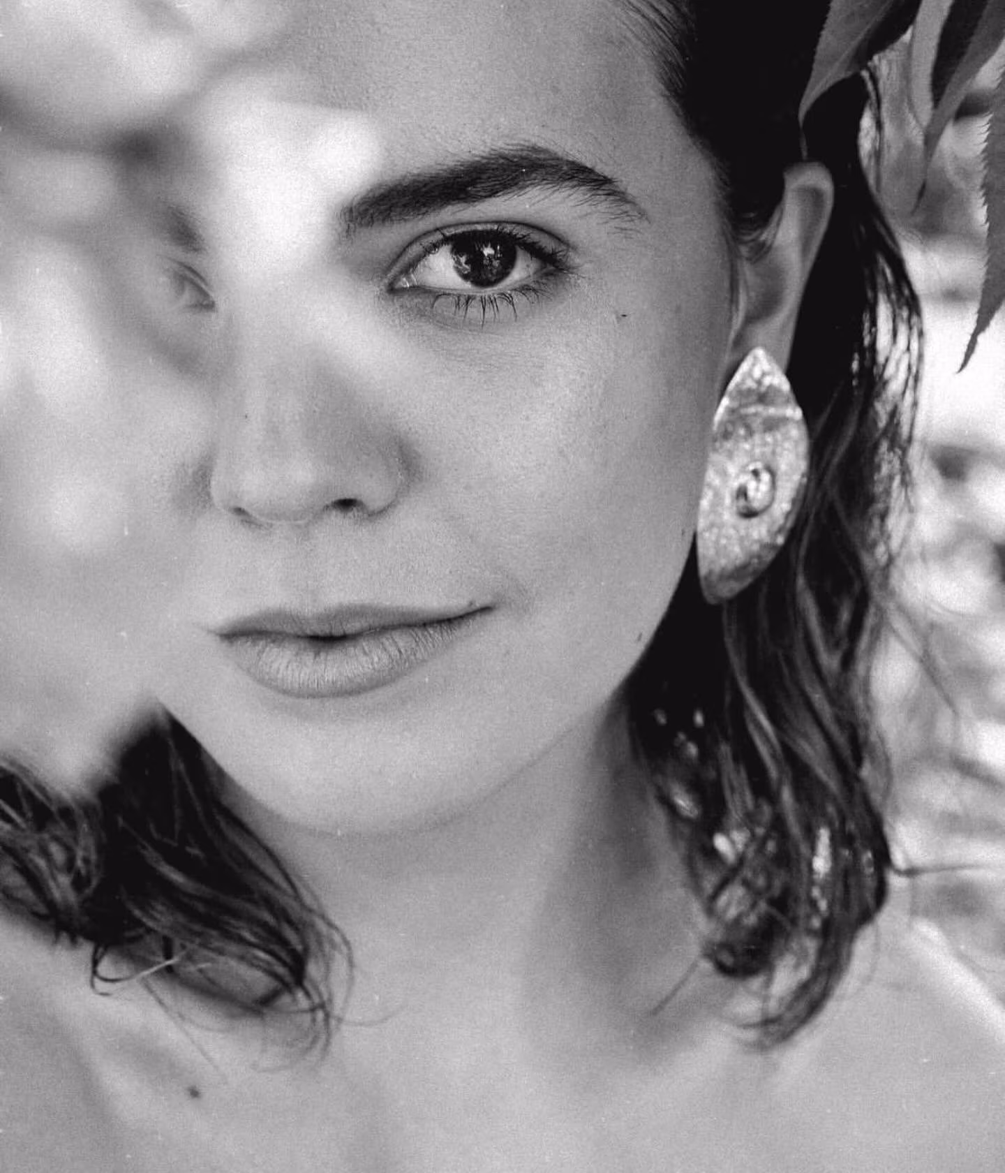 Bailee Madison Stars in Story & Rain Silk Shirt Campaign From Hollywood red carpets to eco collaborations she proves style substance can coexist.!!