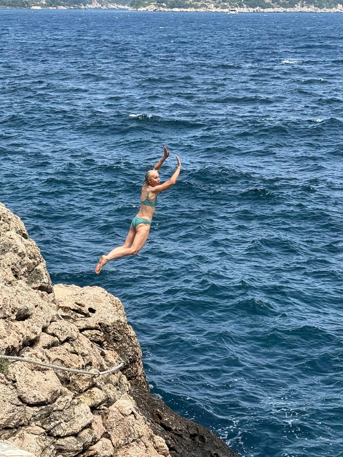 Chelsea Handler Wraps Up Mallorca Getaway