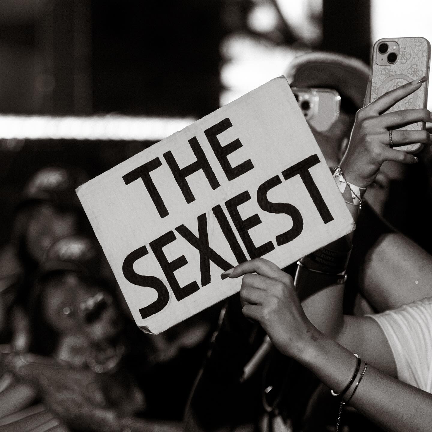 Chris Brown Unveils Flirty New Instagram Photos
