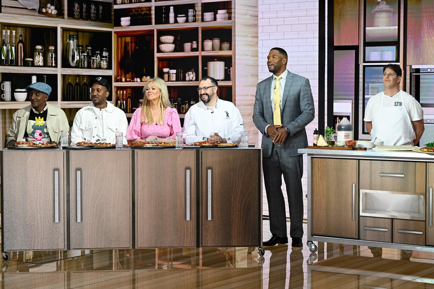 Chris Redd Judges NYC Pizza on Good Morning America