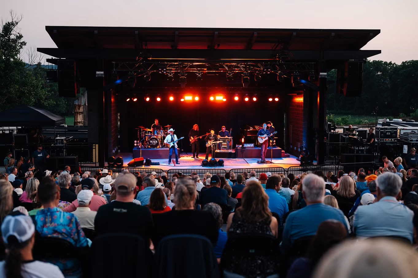 Clint Black Delights Fans in New Haven, KY
