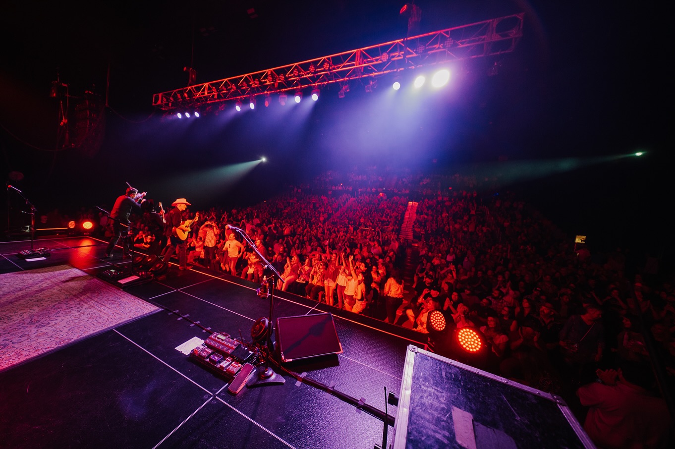 Clint Black Thrills Rome Fans at Forum River Center