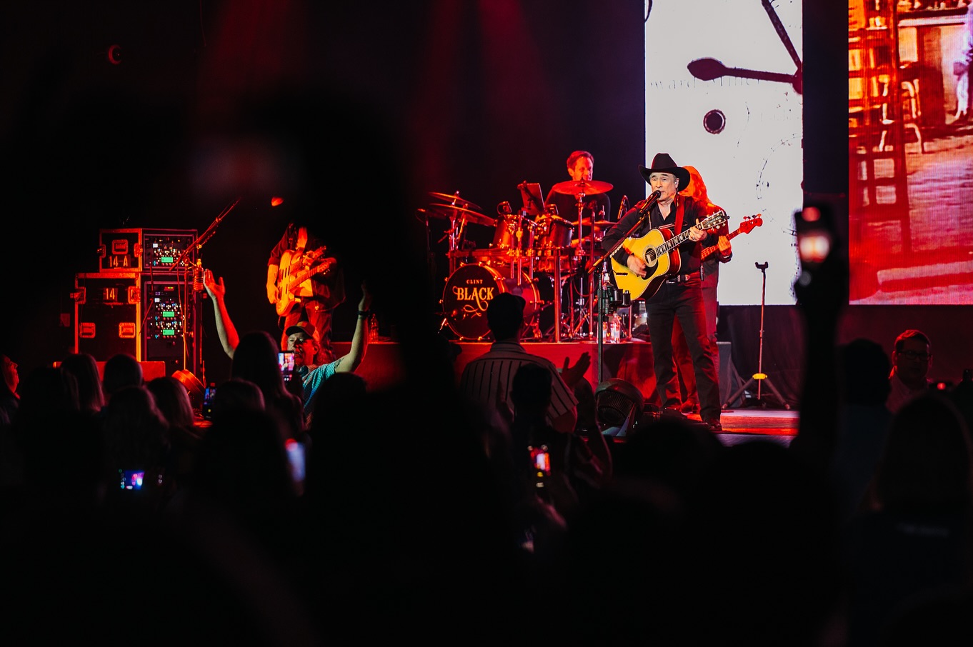 Clint Black Thrills Rome Fans at Forum River Center