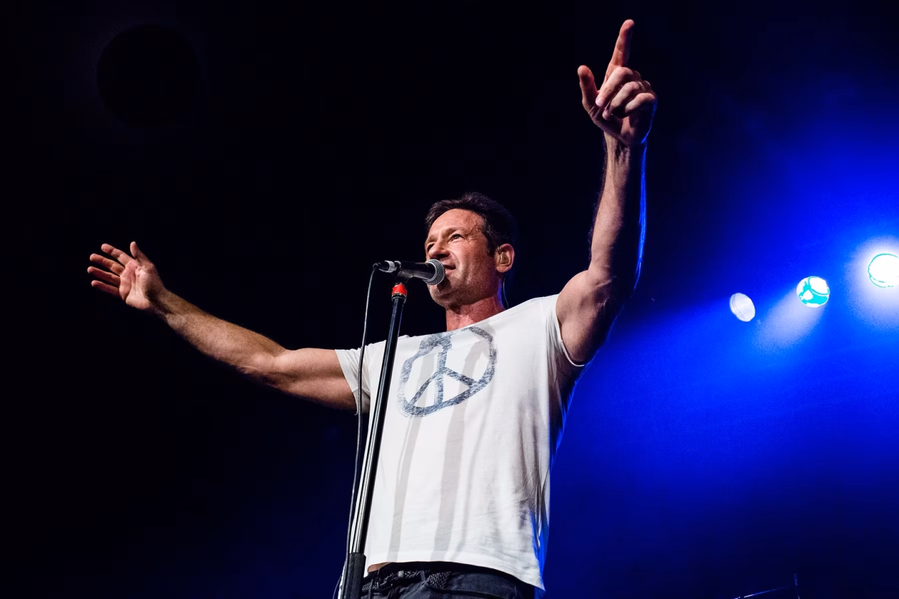 David Duchovny Announces 2025 US Tour Dates Podcast events head from New Orleans to LA—secure tickets now and don’t miss his live show