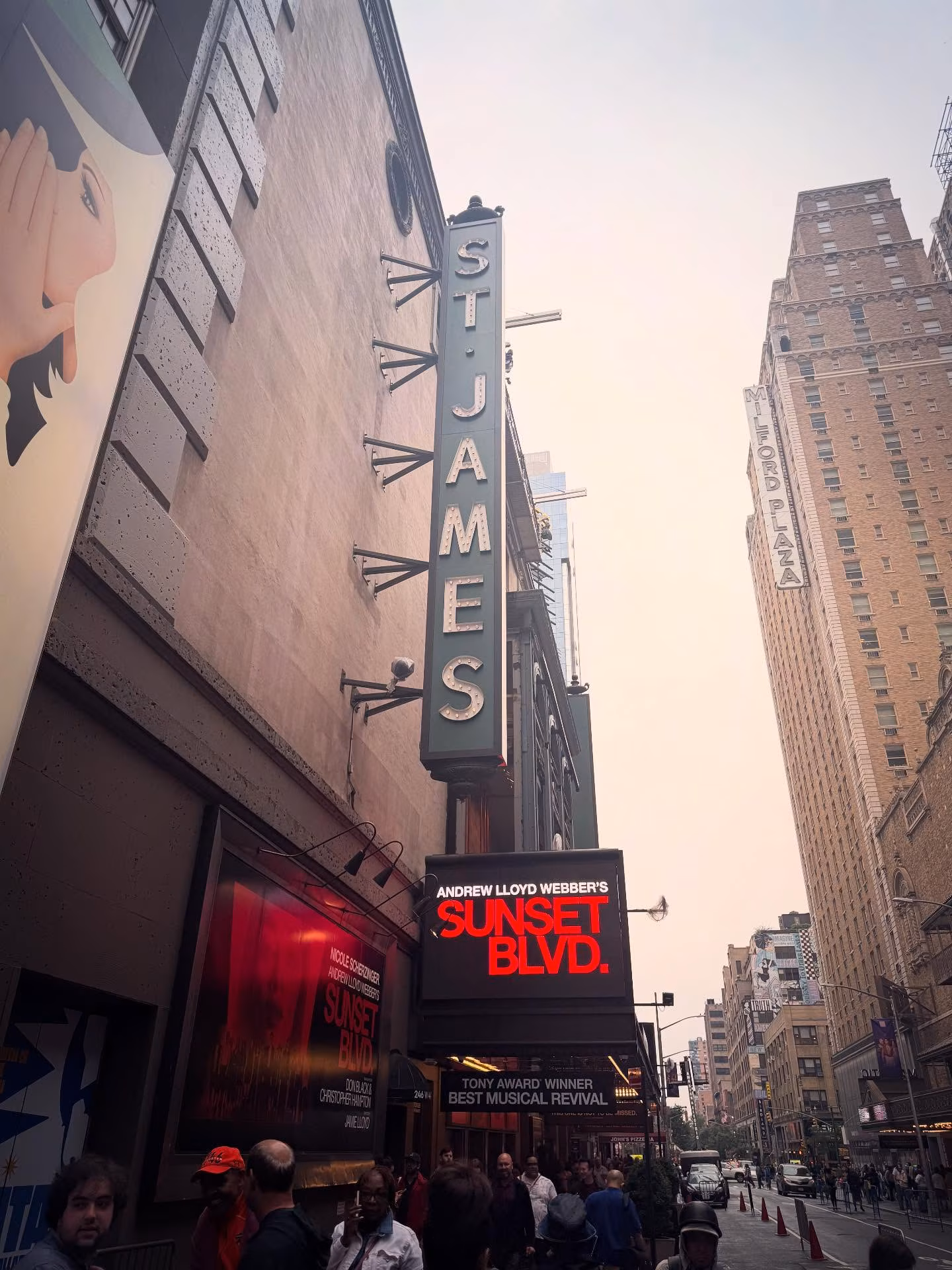 Debbie Gibson Praises ‘Sunset Boulevard’ at St. James Theatre