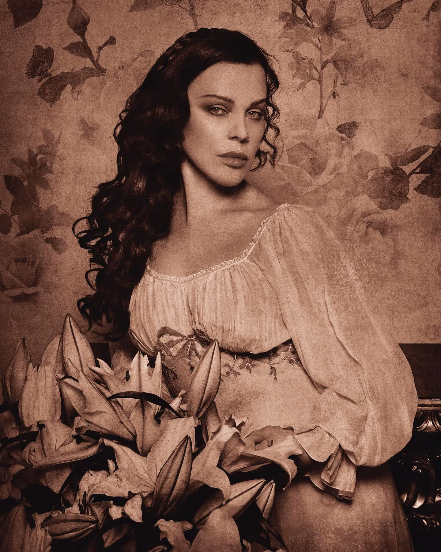 Debi Mazar’s Florence Palazzo Gondi Photoshoot Hollywood star embraces Italy’s Renaissance vibe with chic serene shots in a grand palace.