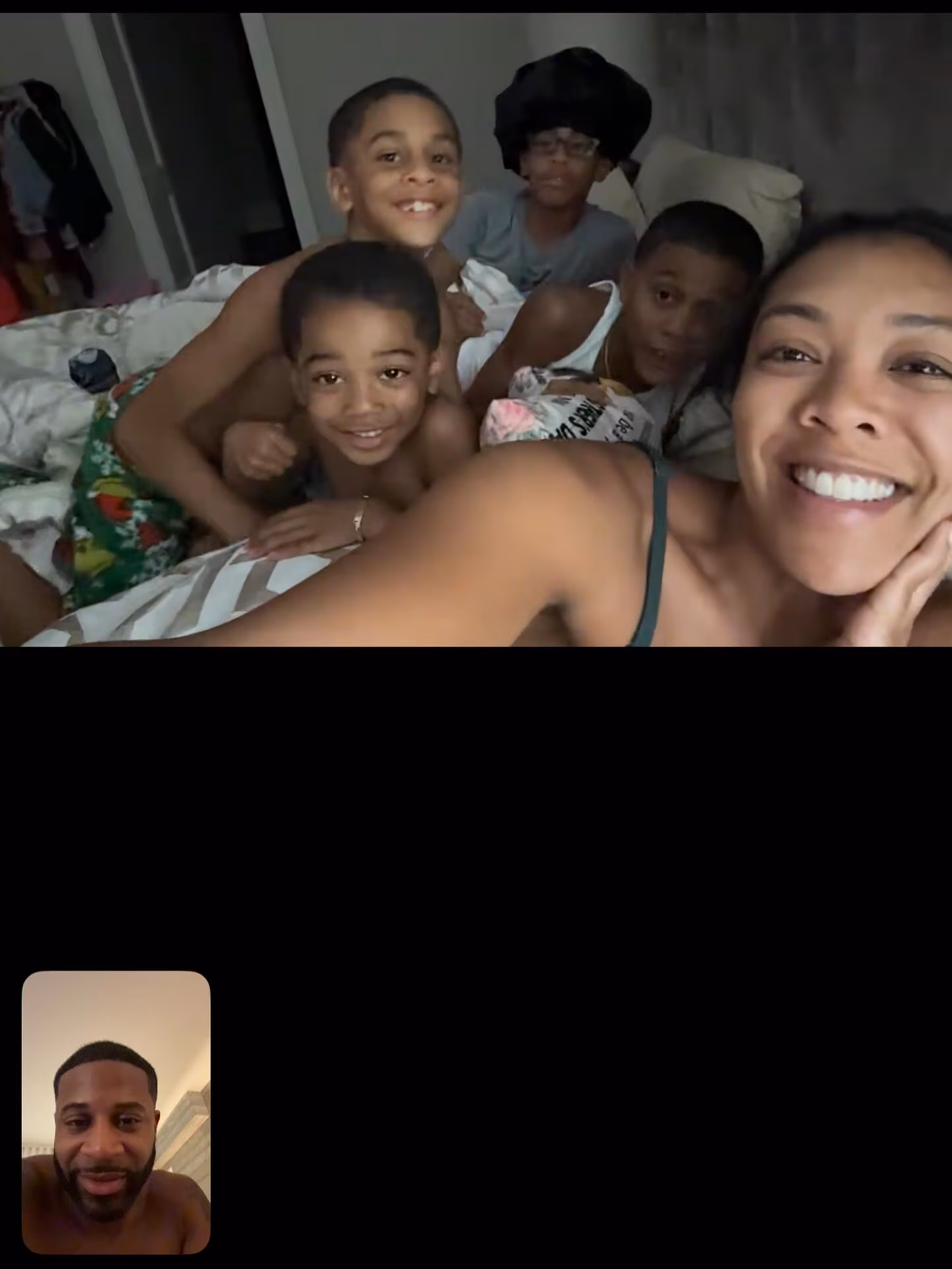 Devale Ellis’s Boys Rally Around Mom During His Absence Four defenders never let their mother go without company, filling meals and beds daily!!!!